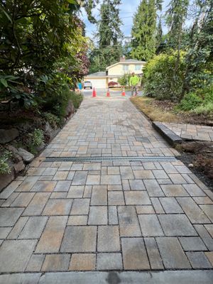 Pavers Driveway & Walkway with Concrete Lip | Seattle 
