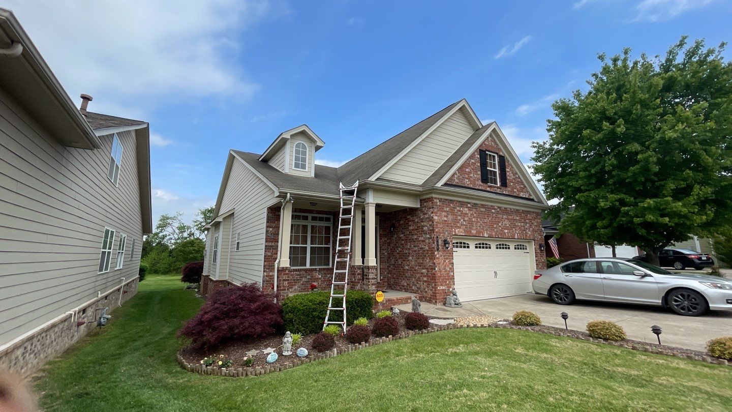 Residential Roofing Installation using Owens Corning Oakridge Roofing System by Undersun Roofing 