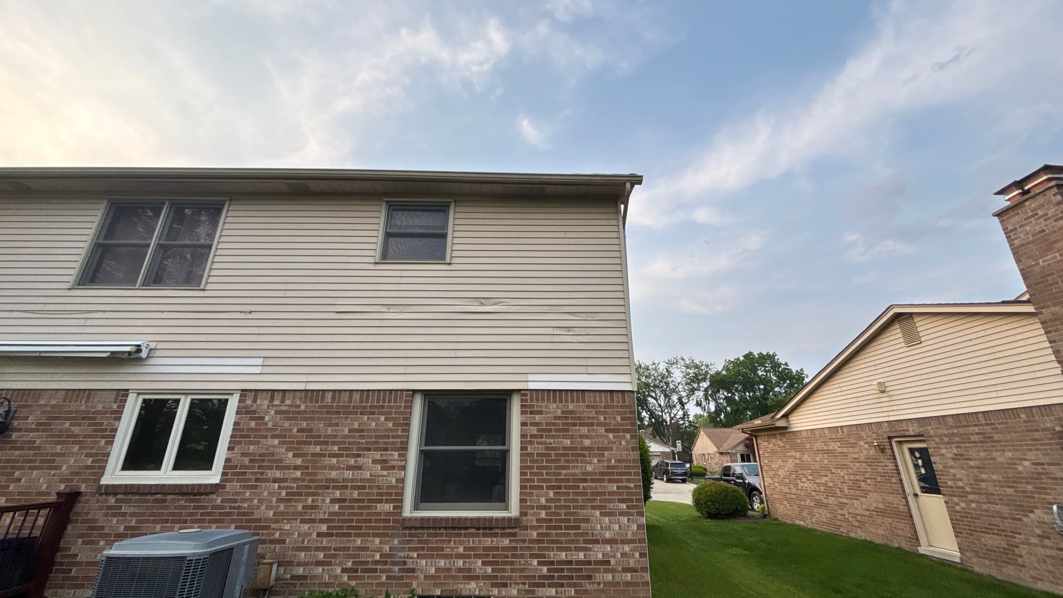 Siding Replacement using Alside S7 Cedar Mill Grain Pebble by 180 Contractors