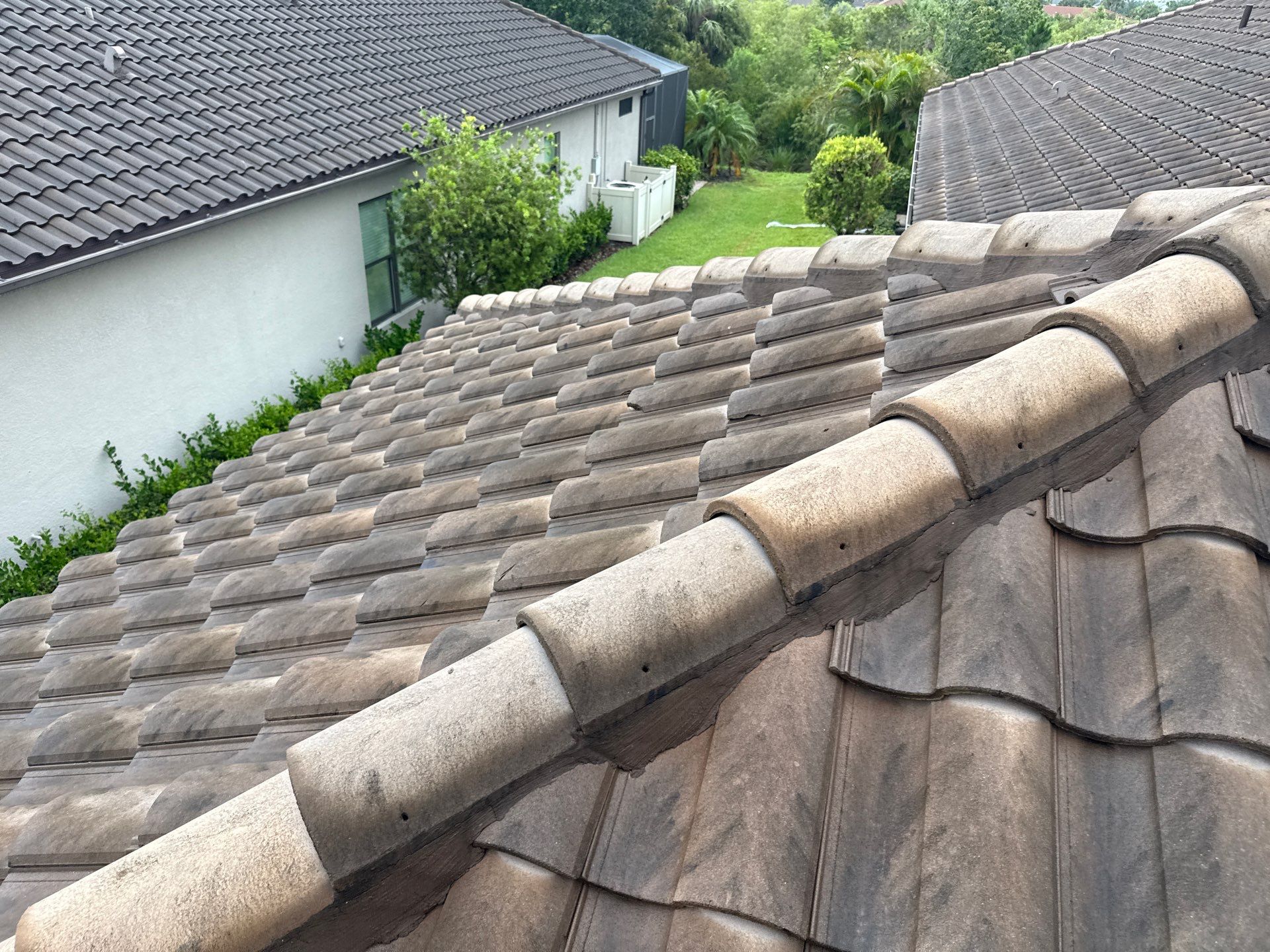 Concrete Tile Roof, Paver Driveway & Lanai Cleaning – Artisan Lakes Esplanade, Palmetto, FL by Sunshine AquaWash