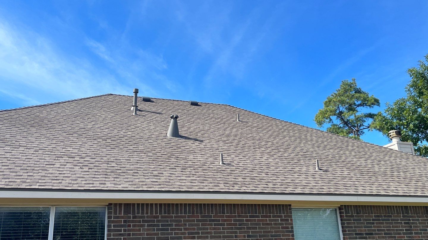GAF HDZ - Weathered Wood by Elite Roofing LLC