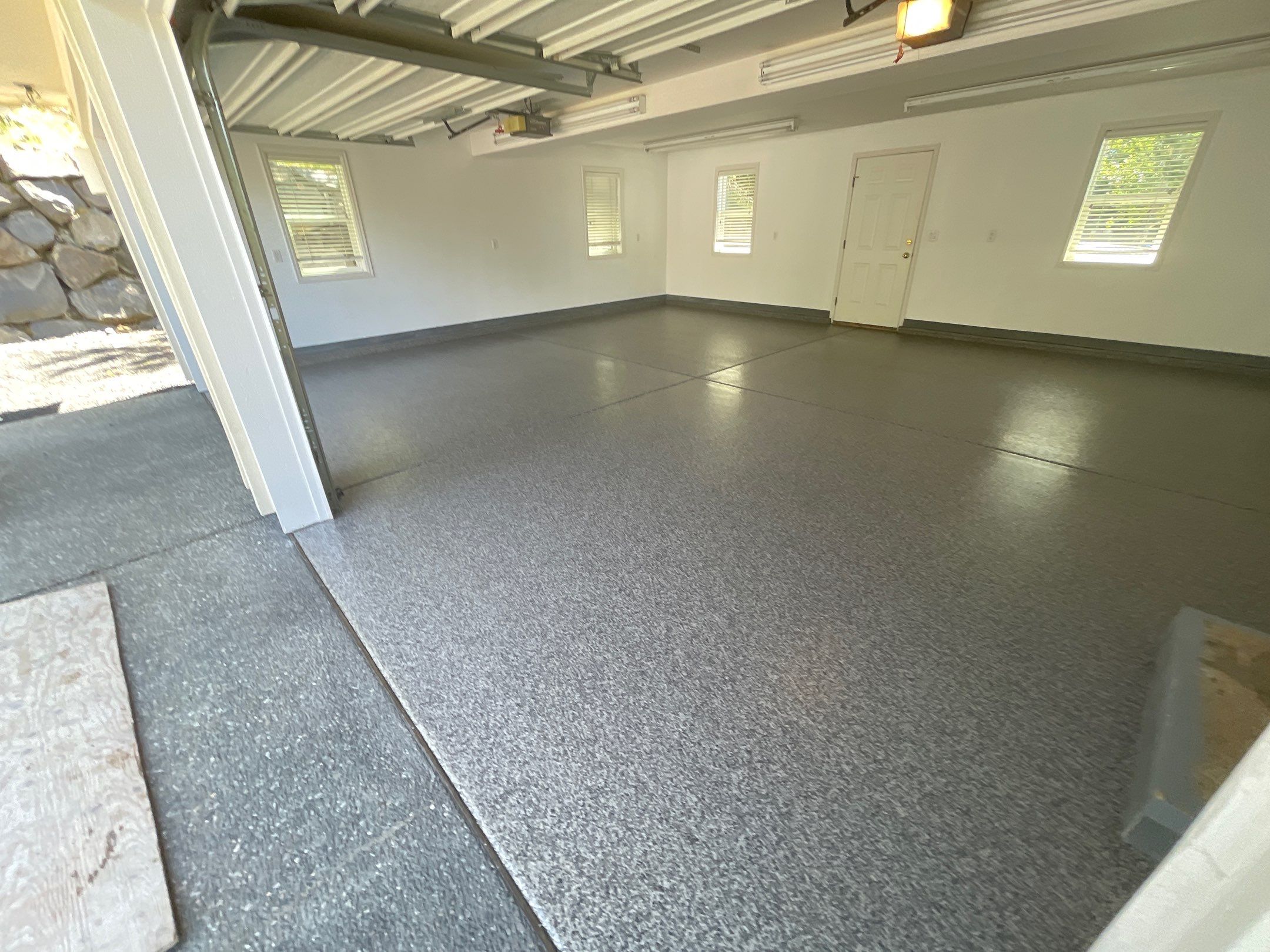 Garage Transformation using Echo 1/4" Chip by Croc Coatings, LLC