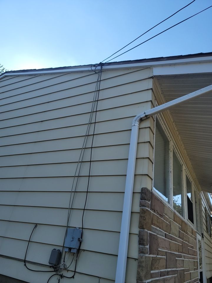 Brand: Atlas Pinnacle Color: Pristine Scotchgard Pweter Drip: White by Eagle Eye Roofing