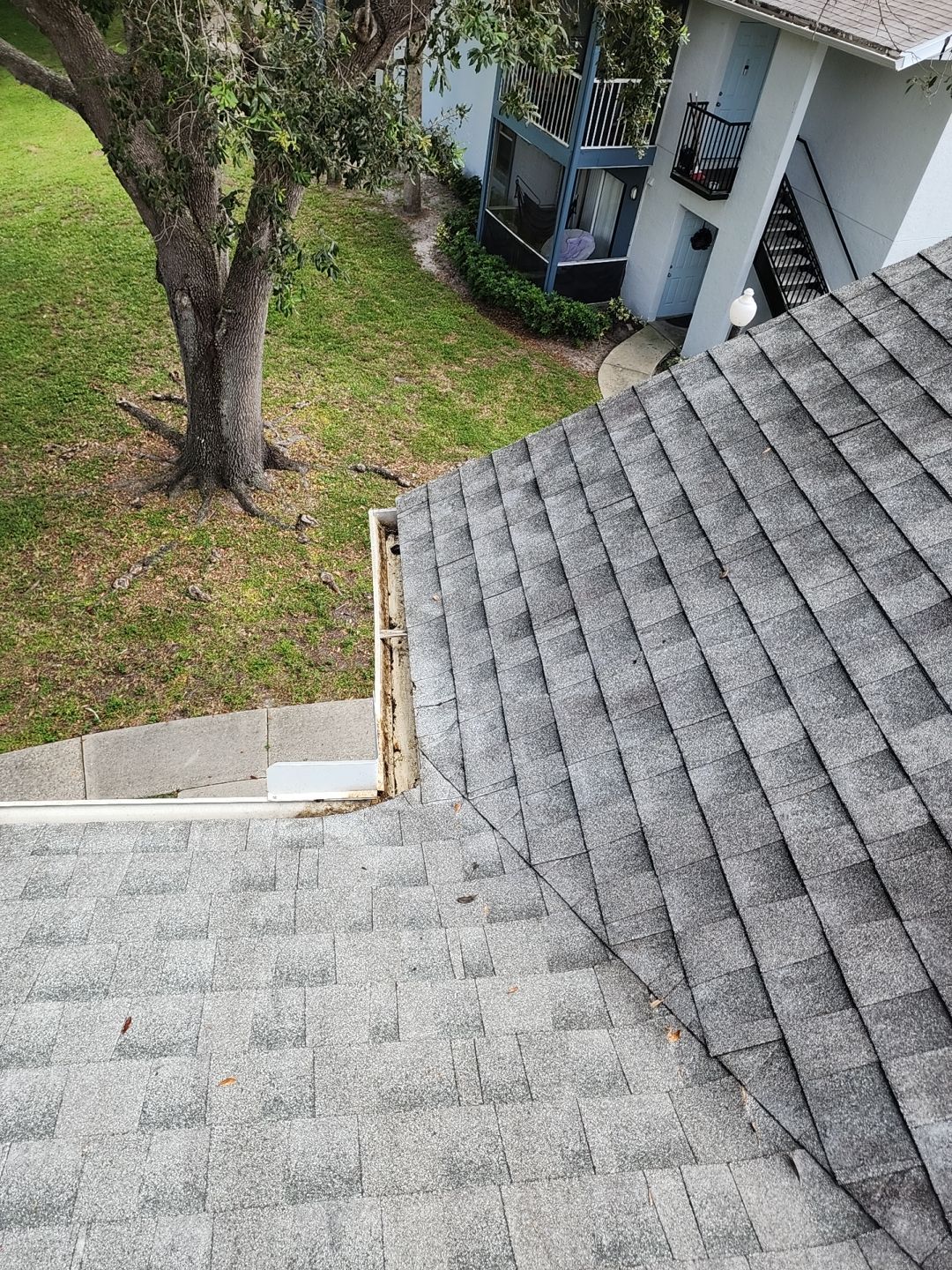Commercial gutter cleaning Naples & Marco Island, FL after photo with clean gutters