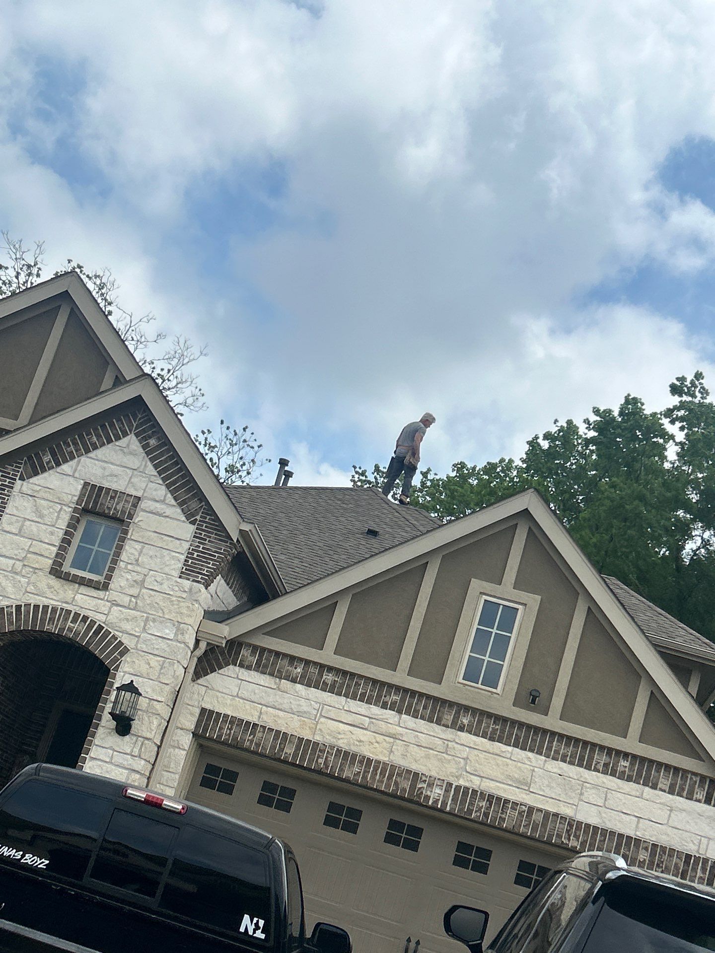 Residential Roofing Installation using Owen's Corning Duration (Lifetime) Shingles by Roof Repair Company