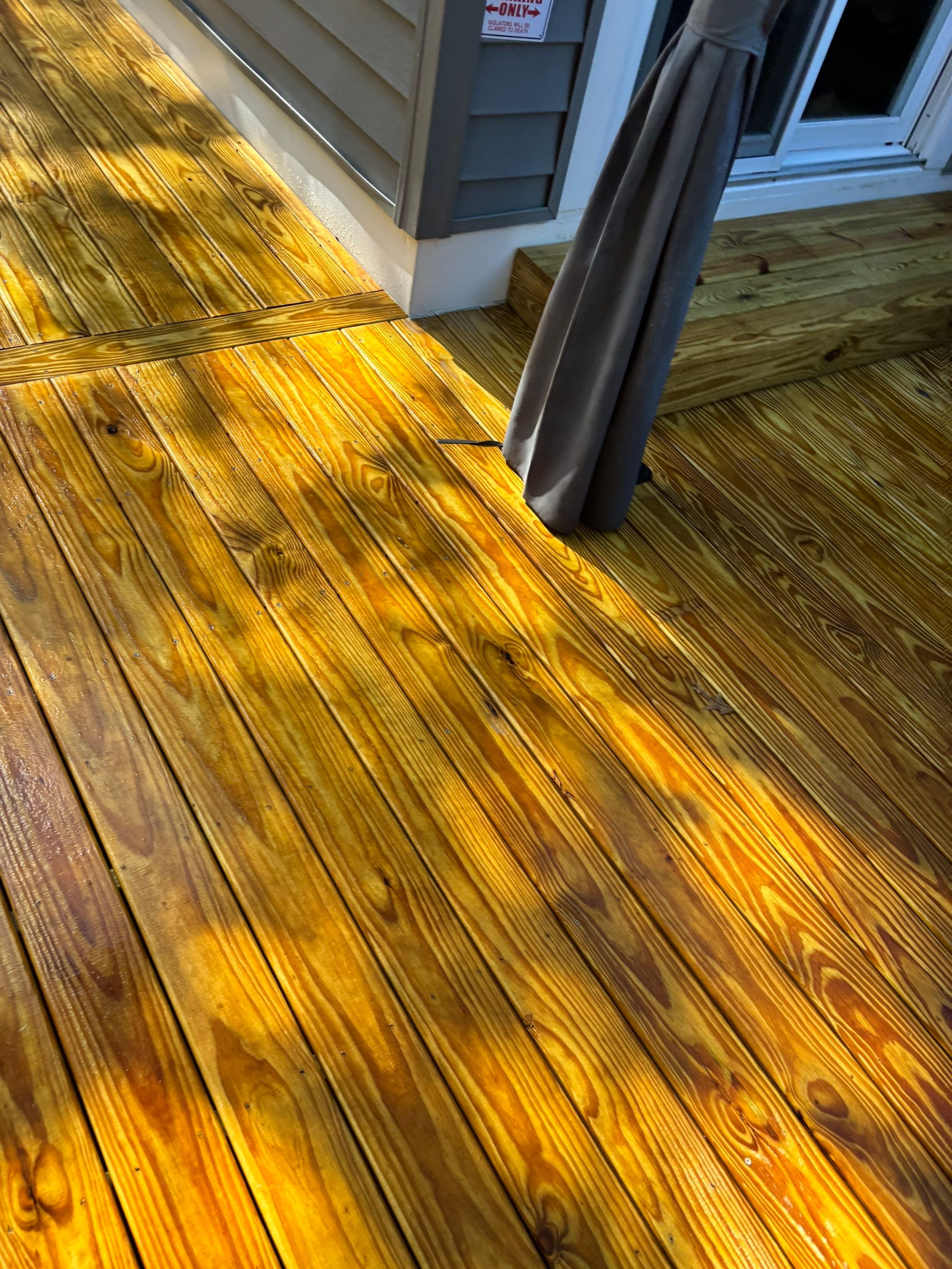 Wood Deck using Wood Sealant by DuraSeal