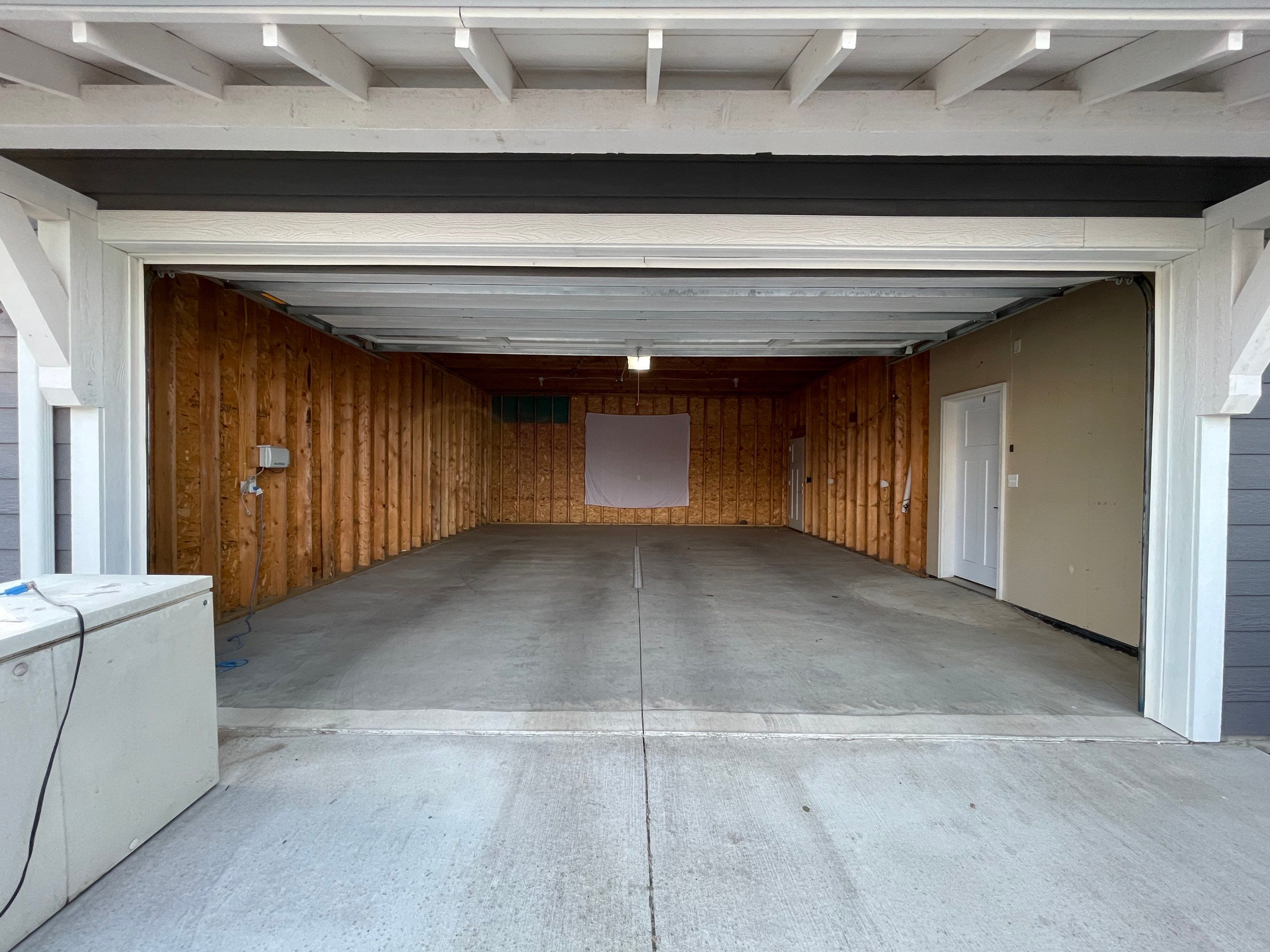 Garage using Smoke by Select Painting, Coatings & Garage Cabinets