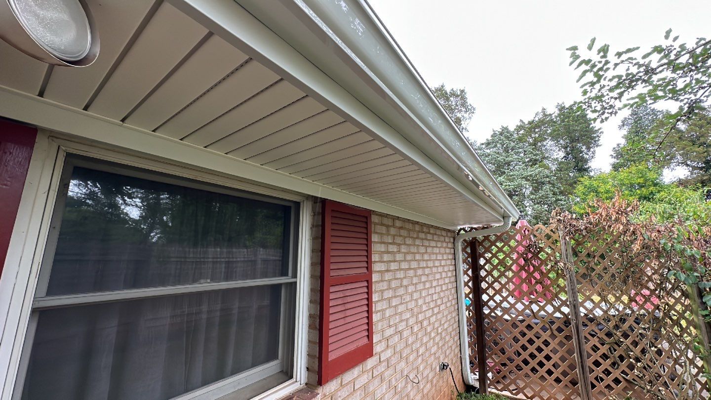 Manassas: CertainTeed Landmark Pro Designer Shingles in Max Def Moire Black by RM Banning, Inc.