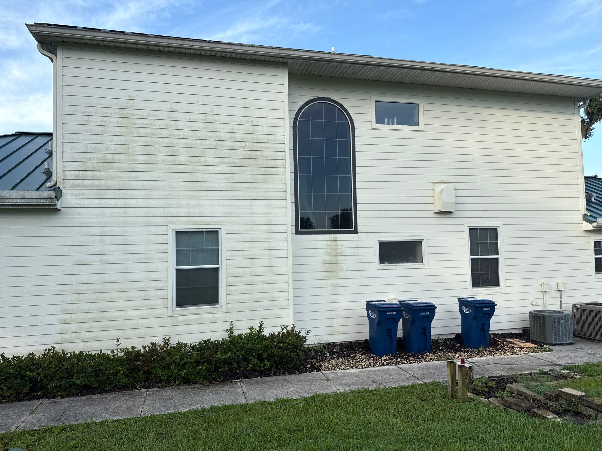🐎 Vinyl Horse Fence, Entrance Cleaning + House Wash – Parrish, FL by Sunshine AquaWash