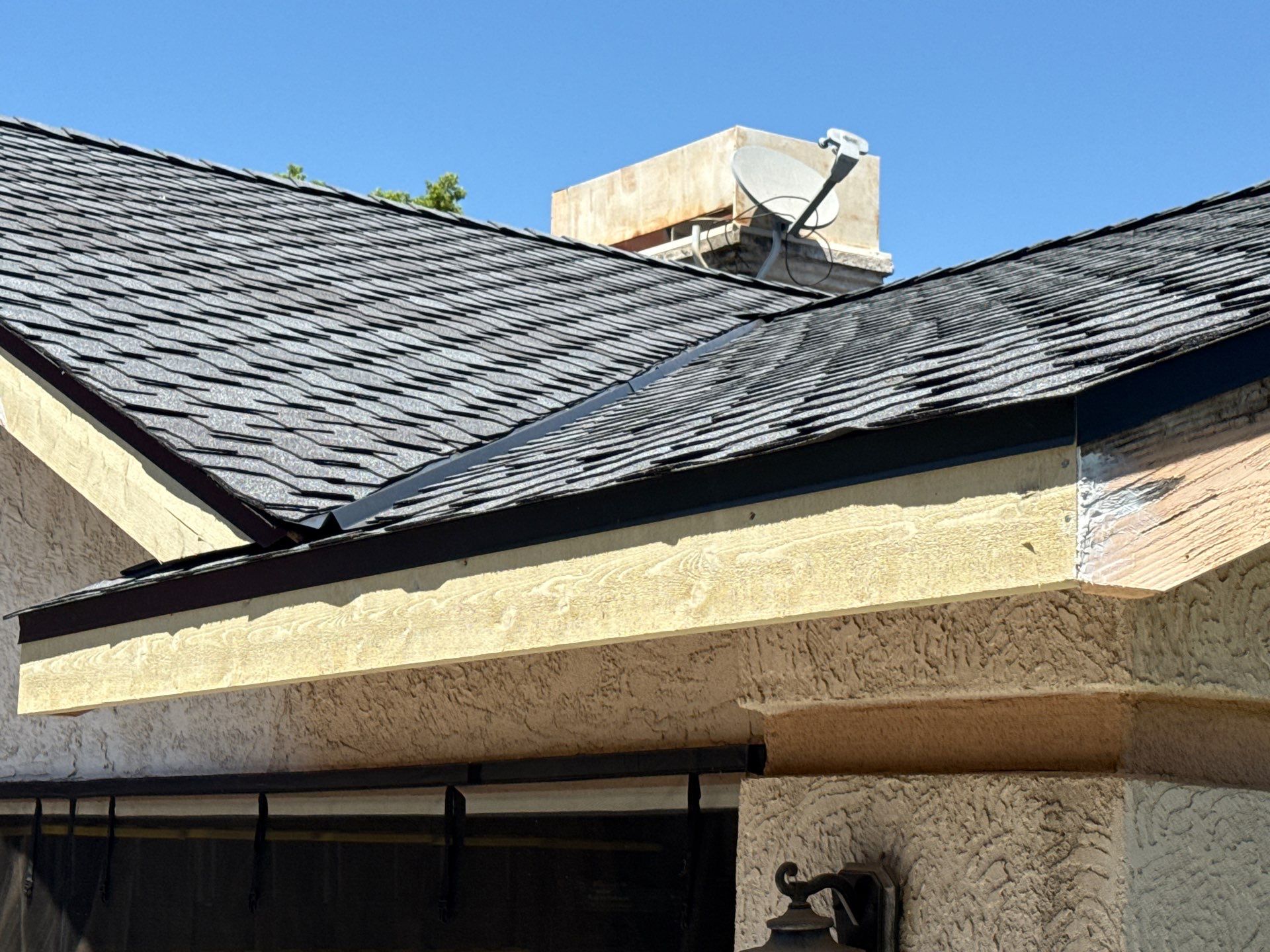 Presidential shingle roof by Straight Edge Roofing Inc