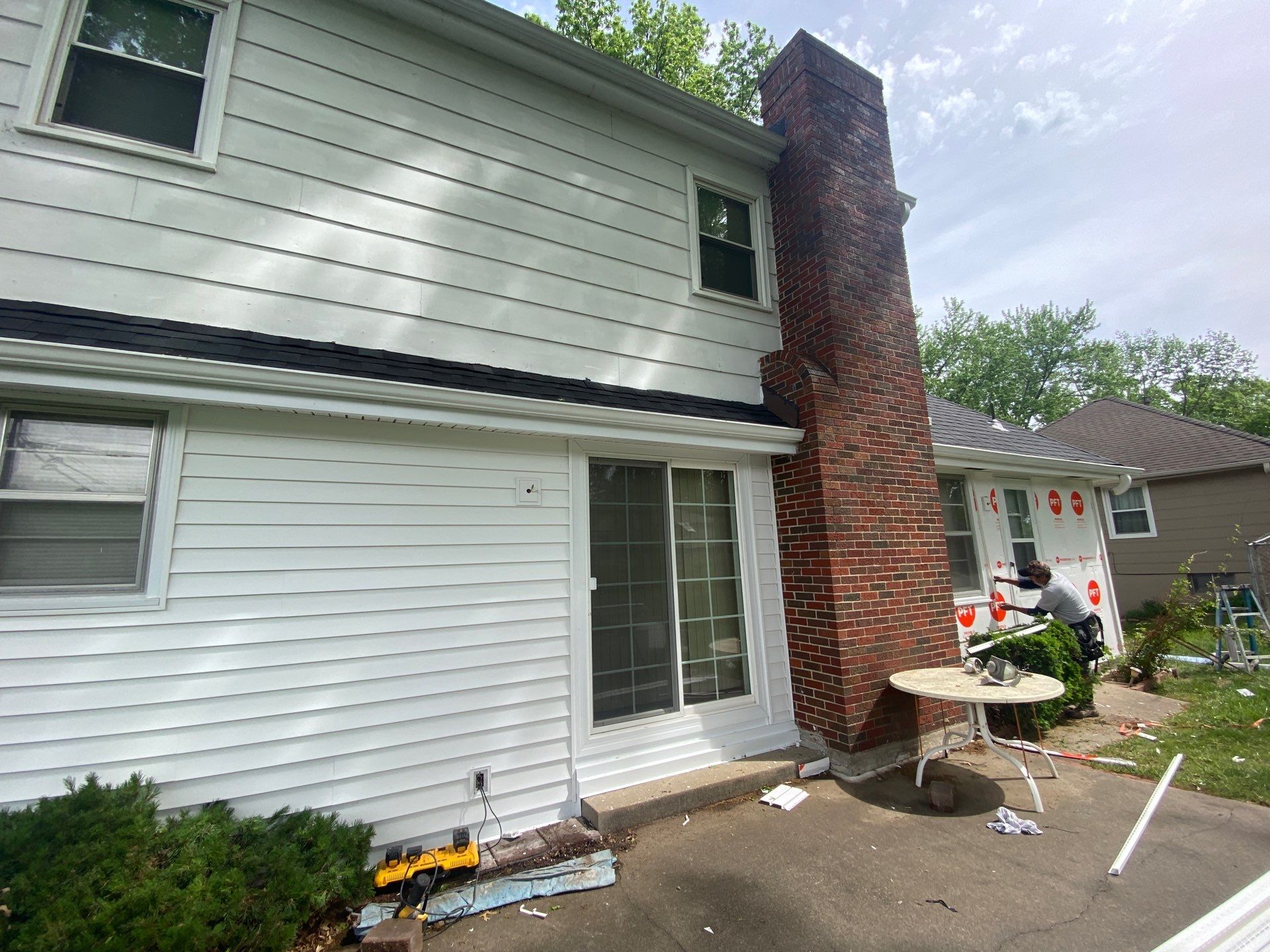 Siding Installation using White Market Square by EEC Windows, Siding & Roofing