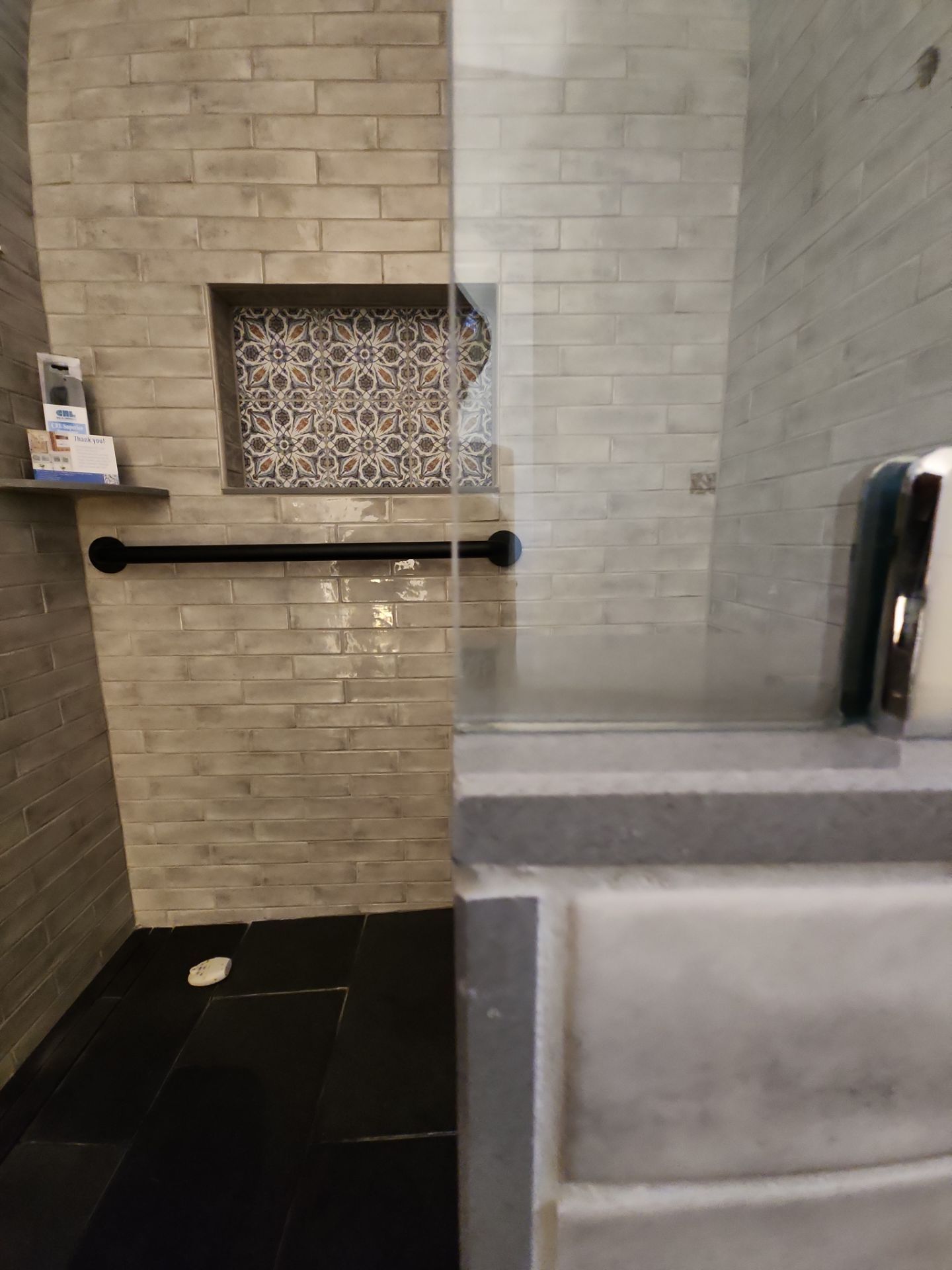 Frameless Spray Panel by Cheshire Glass Company