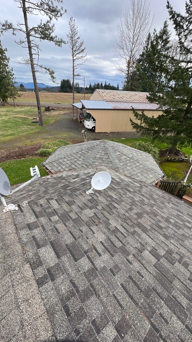 Residential Re-Roof in Lebanon Oregon by Orezona Building & Roofing Company, Inc.