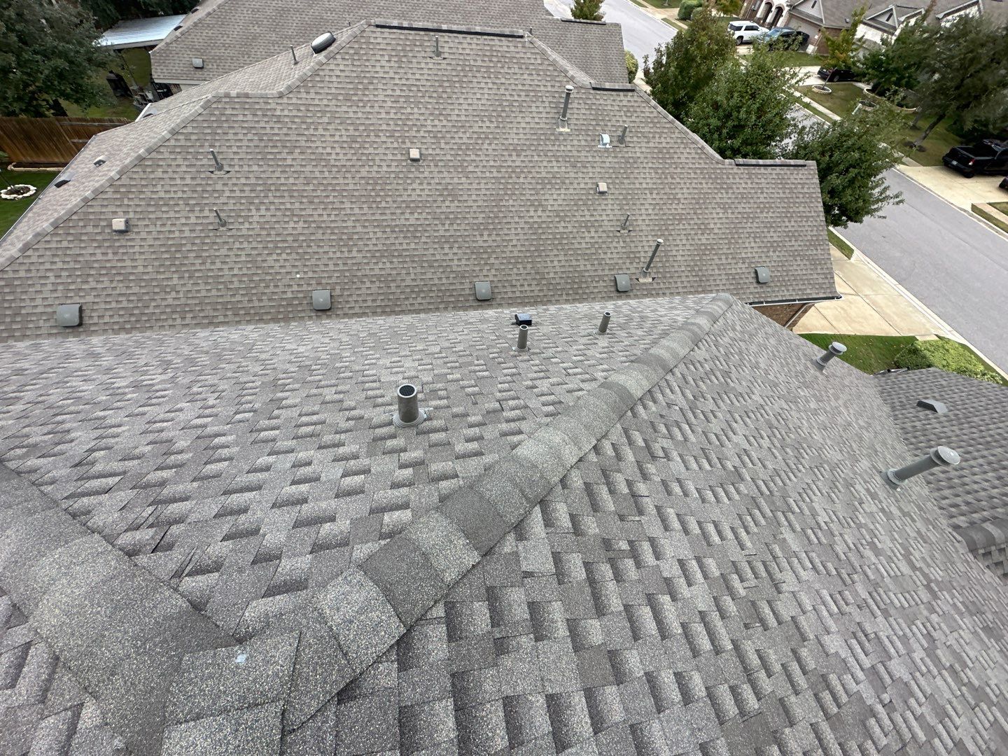 GAF HDZ - Weathered Wood by Elite Roofing LLC