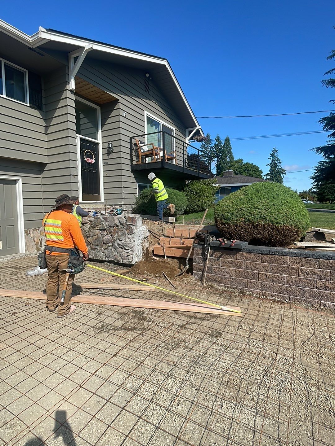 Justin | Retaining Wall, Landscape Project  by Jireh Asphalt & Concrete Inc 