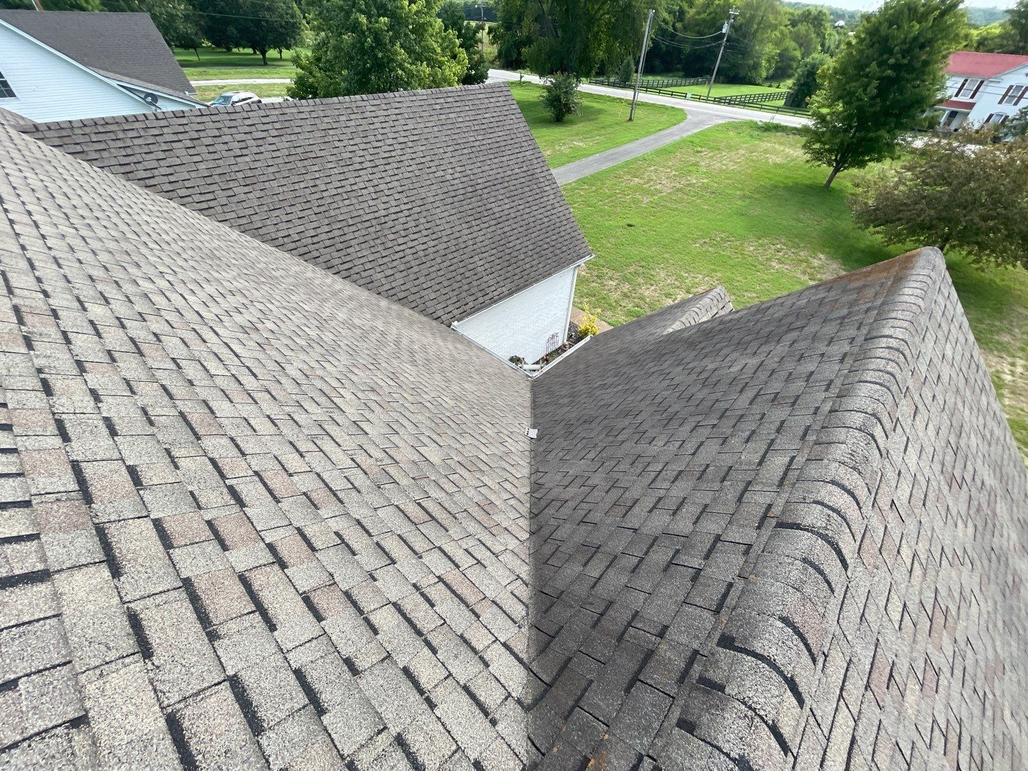 Residential Roofing Installation using Owens Corning Oakridge Roofing System by Undersun Roofing 