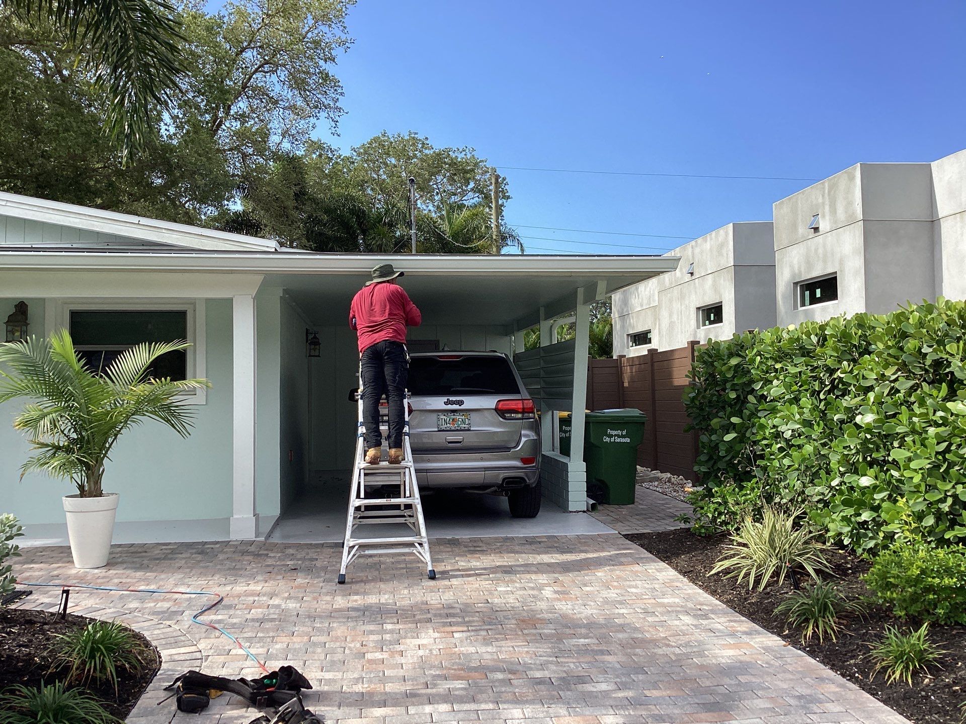 Elegant 7-Inch Seamless Gutters in Sarasota FL in Sarasota FL by Gutter Professors