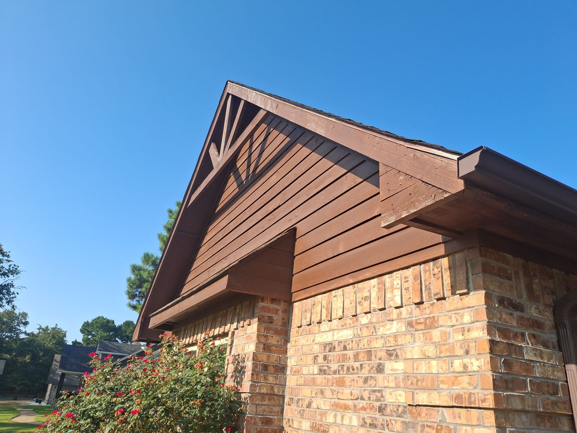 From Dated Brown to Modern Contrast: A Mineola Exterior Transformation by Quality Coats Painting