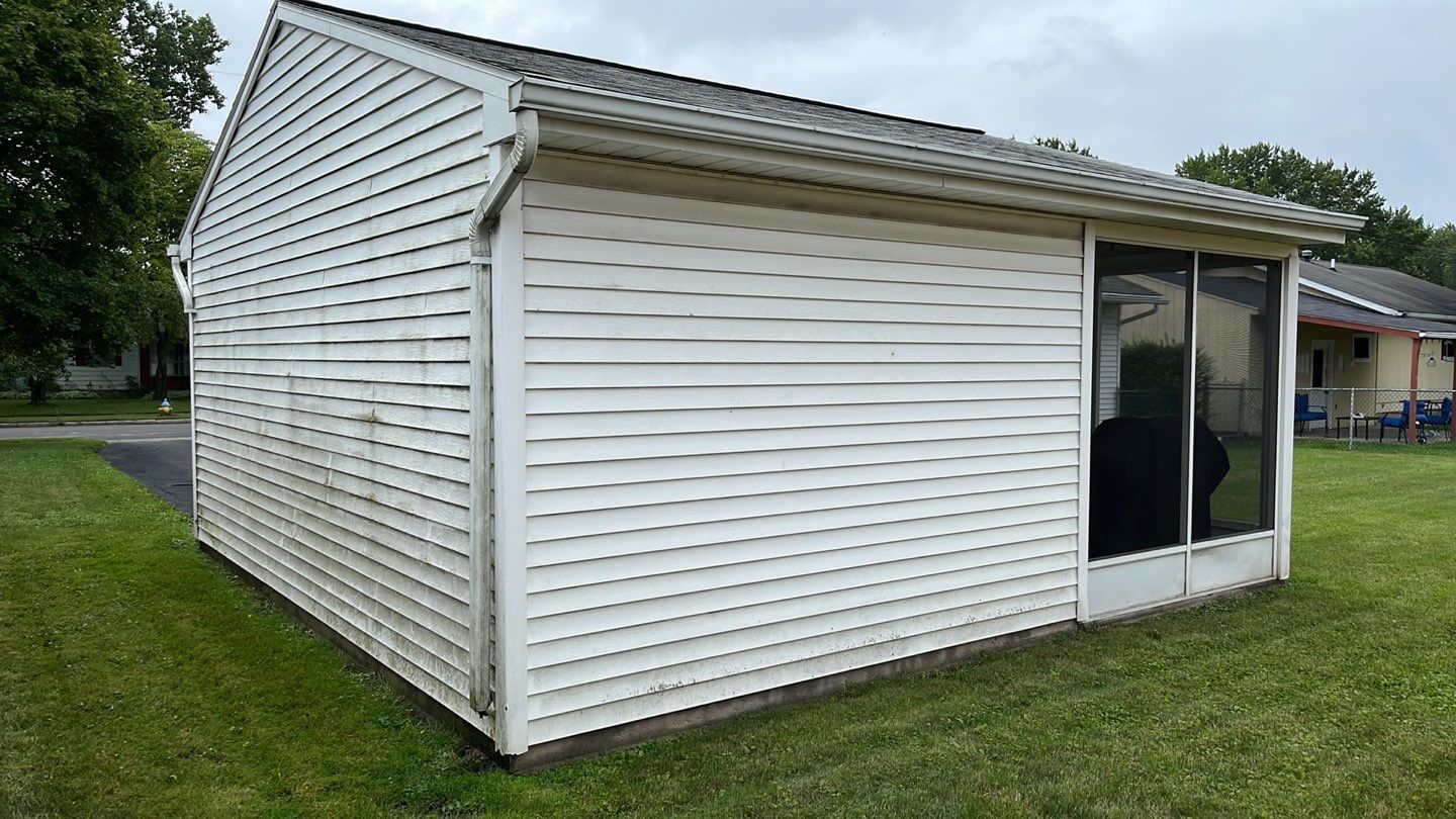 Garage by Ivy Lea Construction