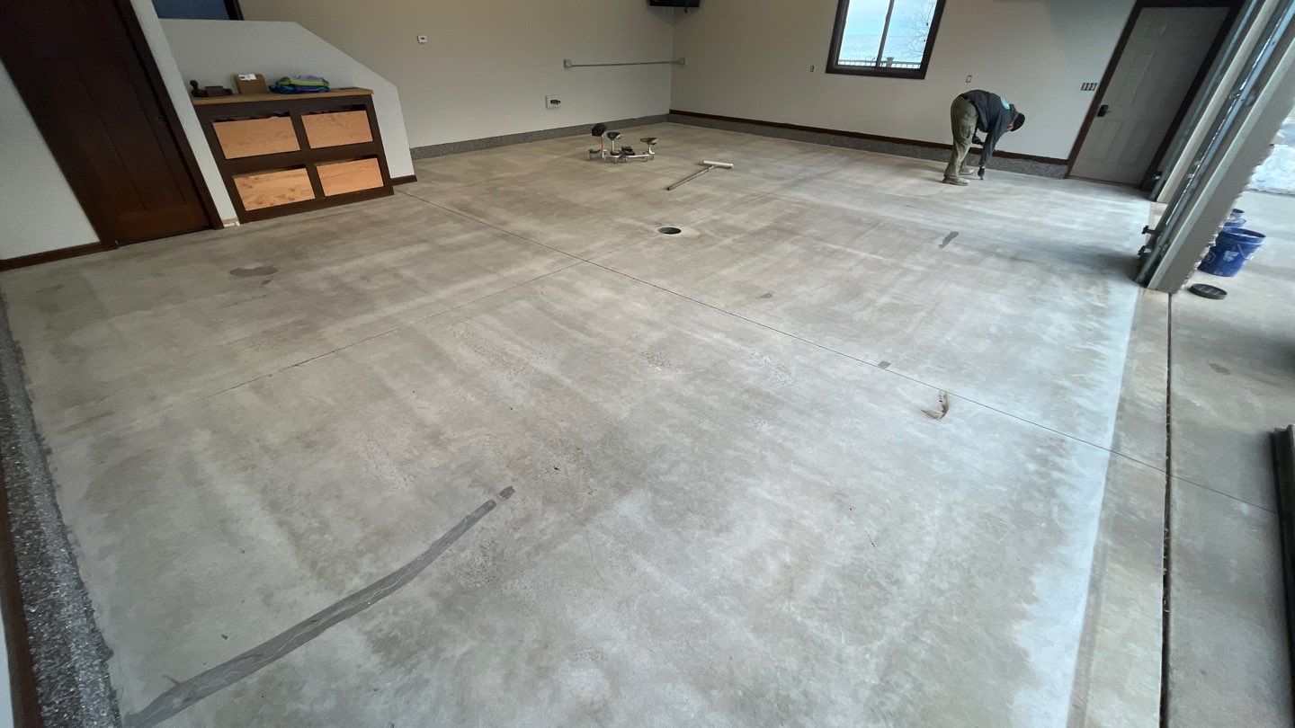 Garage using Silver Creek by Select Painting, Coatings & Garage Cabinets