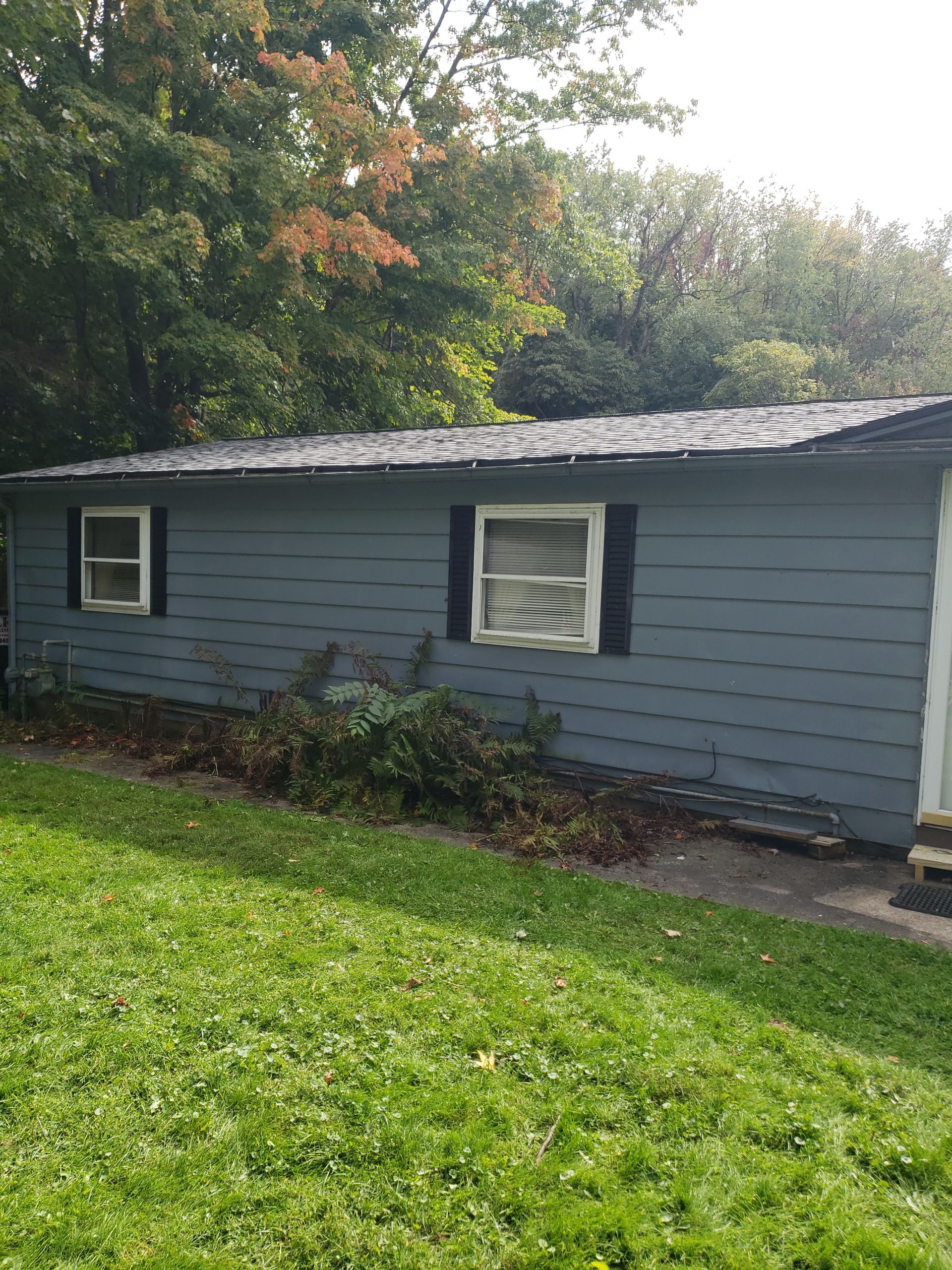 ATLAS PINNACLE COLOR: COASTAL GRANITE DRIP EDGE: BLACK by Eagle Eye Roofing