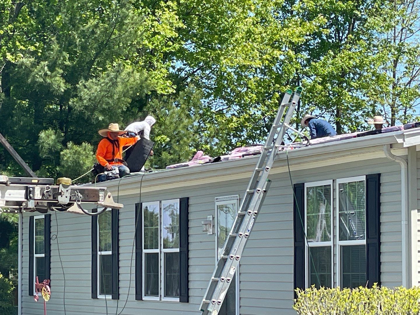 Residential Roofing Installation using Owens Corning Estate Gray Duration by Storm Contracting 