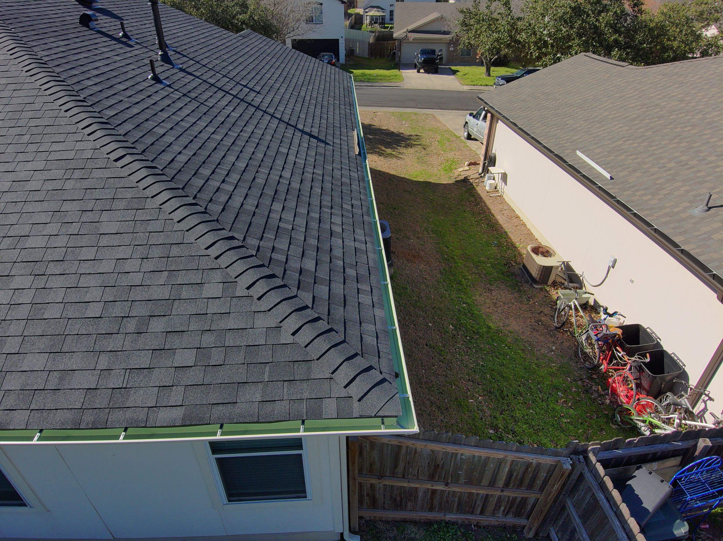 Onyx Black - Owens Corning TruDefinition Duration by RoofsOnly.com