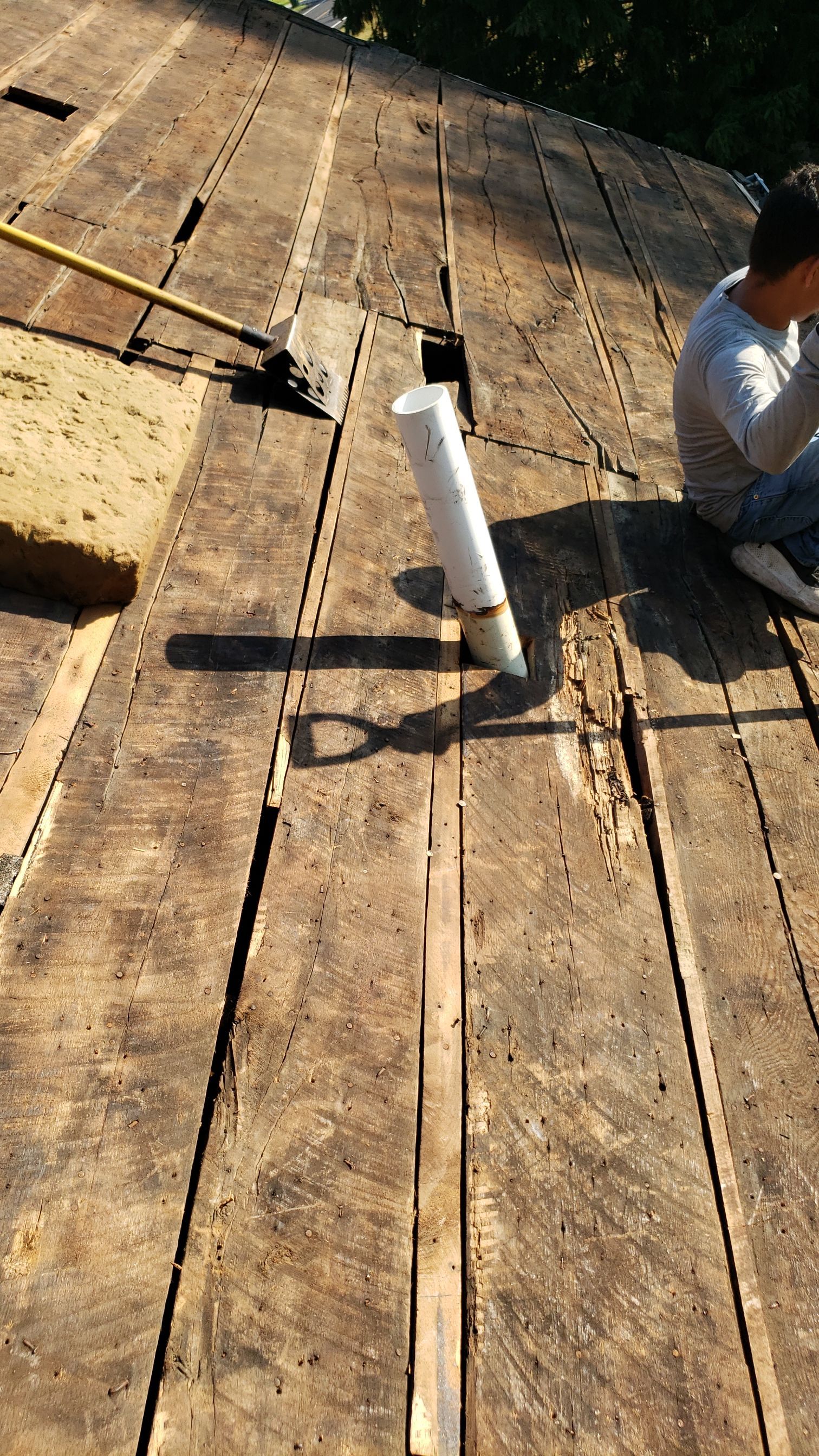 ATLAS PINNACLE COLOR: HEARTHSTONE DRIP EDGE: WHITE by Eagle Eye Roofing