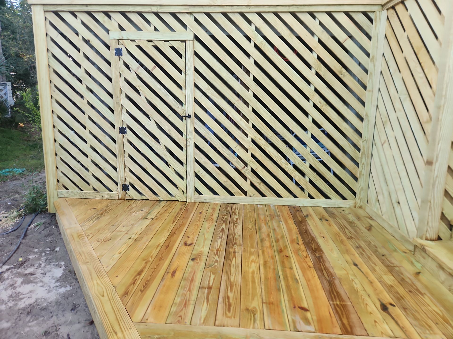 Wood Deck using Wood Stain by DuraSeal