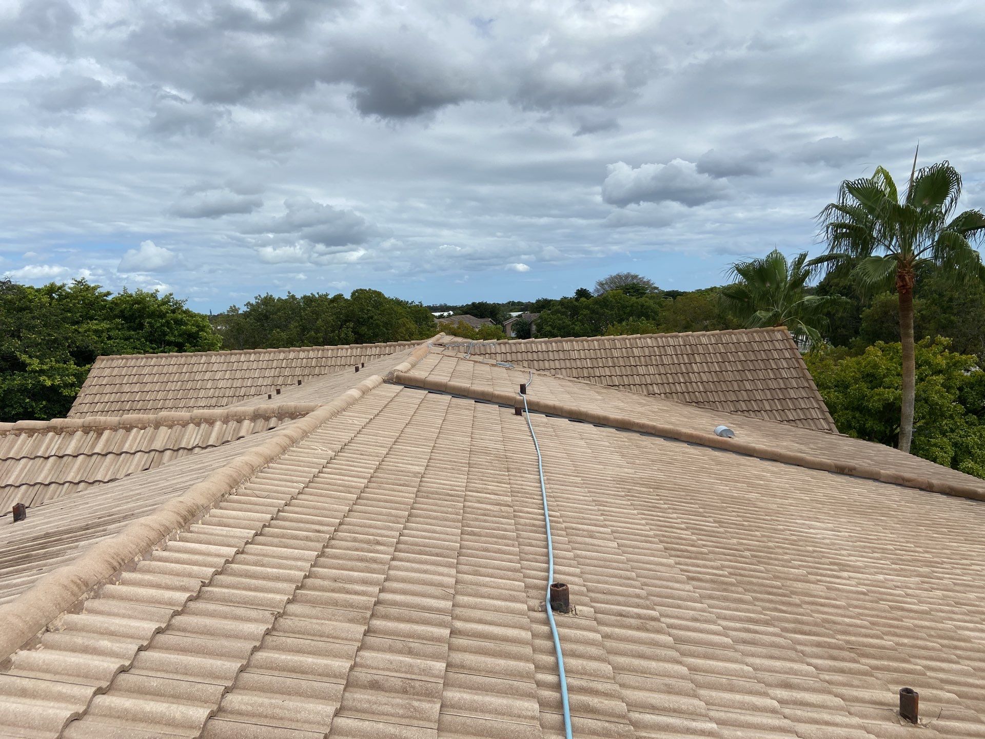 Commercial Roof Cleaning Coral Springs by BKB Pressure Cleaning LLC