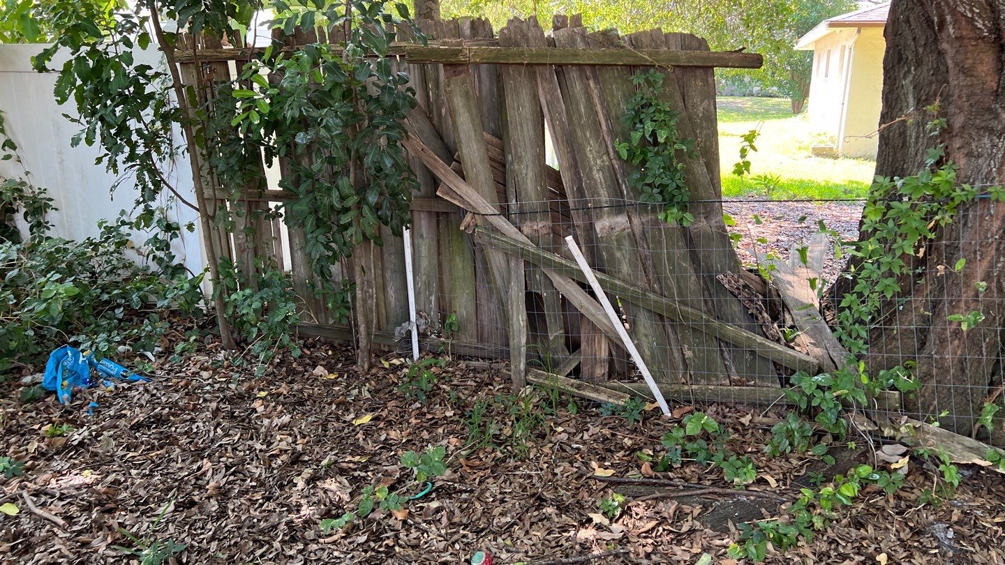 Sarasota, FL 6ft. Tall White Vinyl Privacy Fence  by Asap fence and gates, LLC
