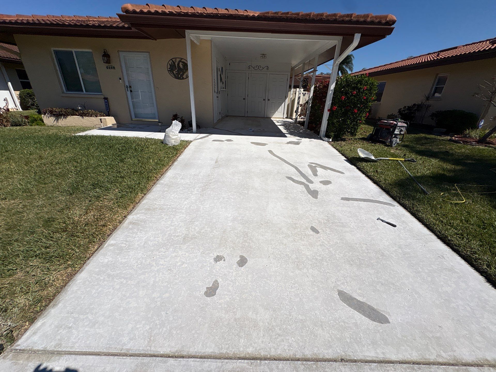 Bradenton, FL Driveway and Patio Epoxy Combination by Performance Floors & Coating