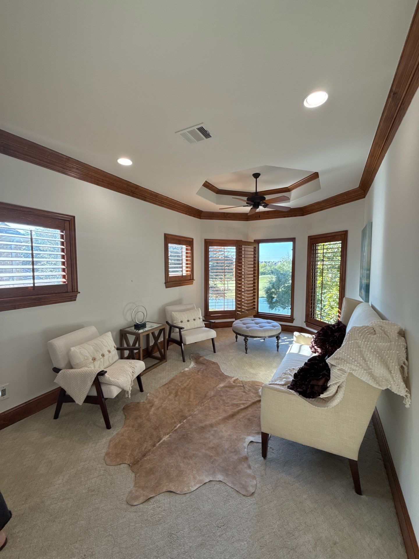 Luxury Remodel in Castle Hills by HOMES BY JAR