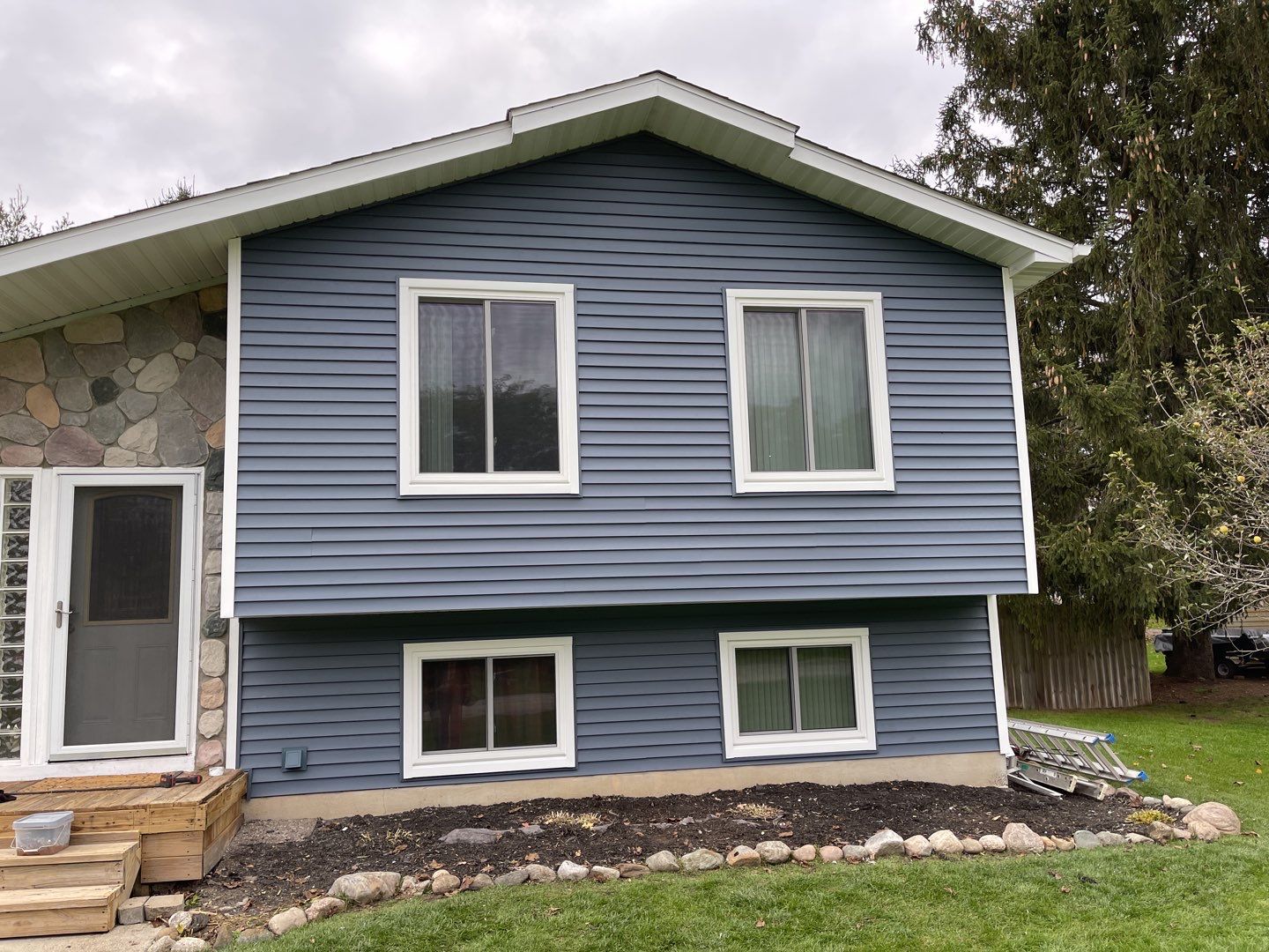 Siding Replacement using CertainTeed Restoration Classis D4 by 180 Contractors