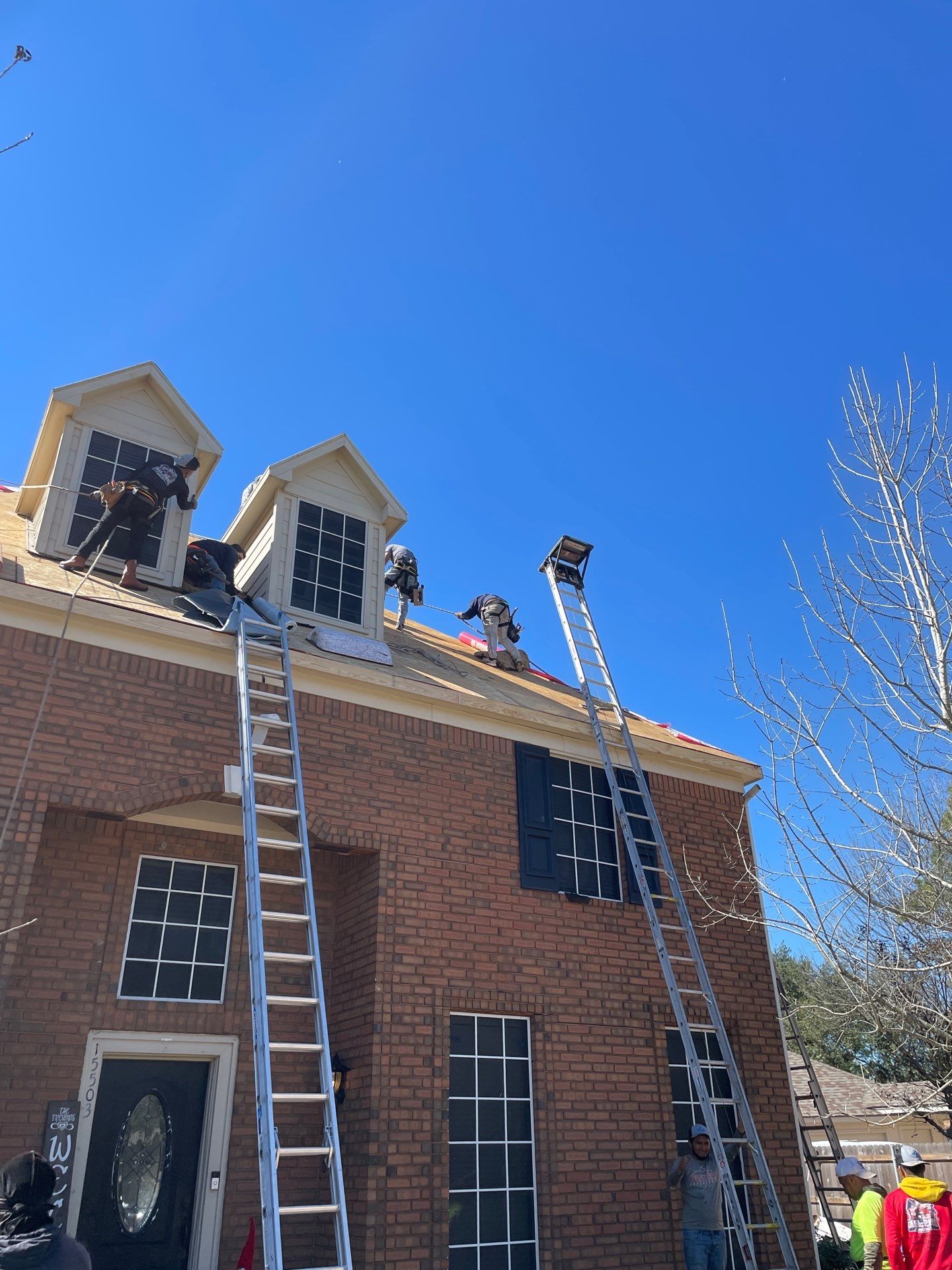 Residential Roofing Installation using Owen's Corning Duration (Lifetime) Shingles by Roof Repair Company