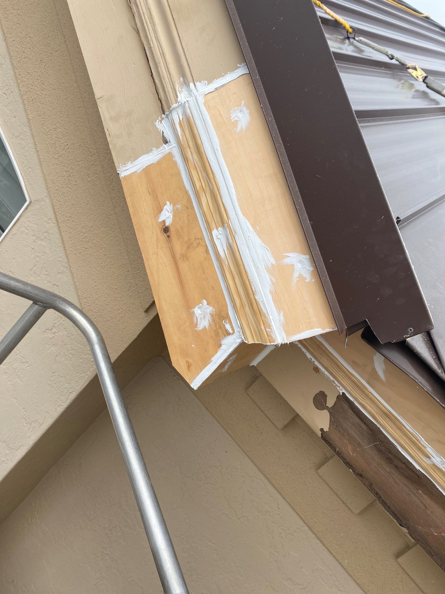 Seamless Gutters in Sarasota FL by Gutter Professors