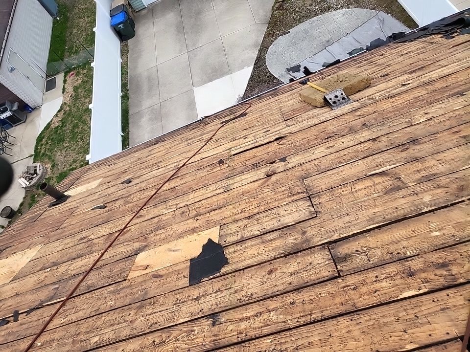 ATLAS PINNACLE COLOR: COASTAL GRANITE DRIP EDGE: WHITE by Eagle Eye Roofing