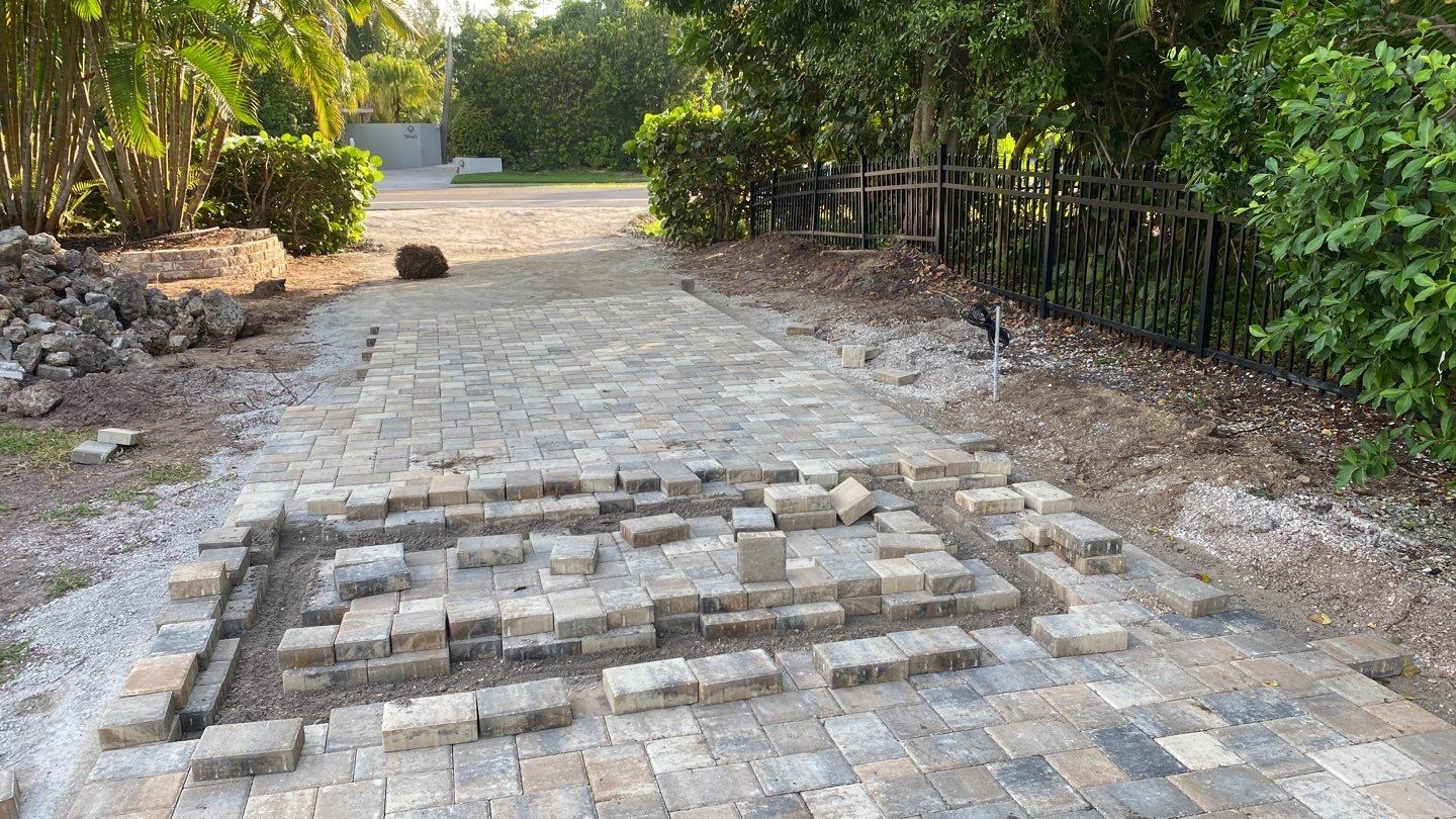 Longboat Key, FL 6 ft. Tall Entry Gates & Shadowbox Wood Fence by Asap fence and gates, LLC