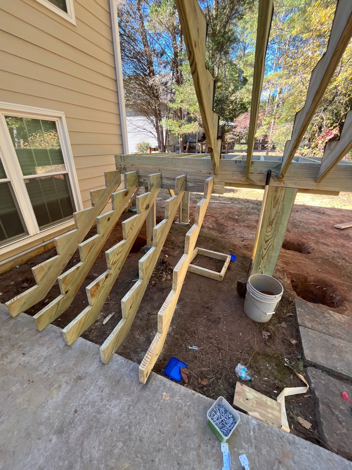 Deck Build using Deckorators Venture Series Decking in the Sandbar Color by Nelson Exteriors 