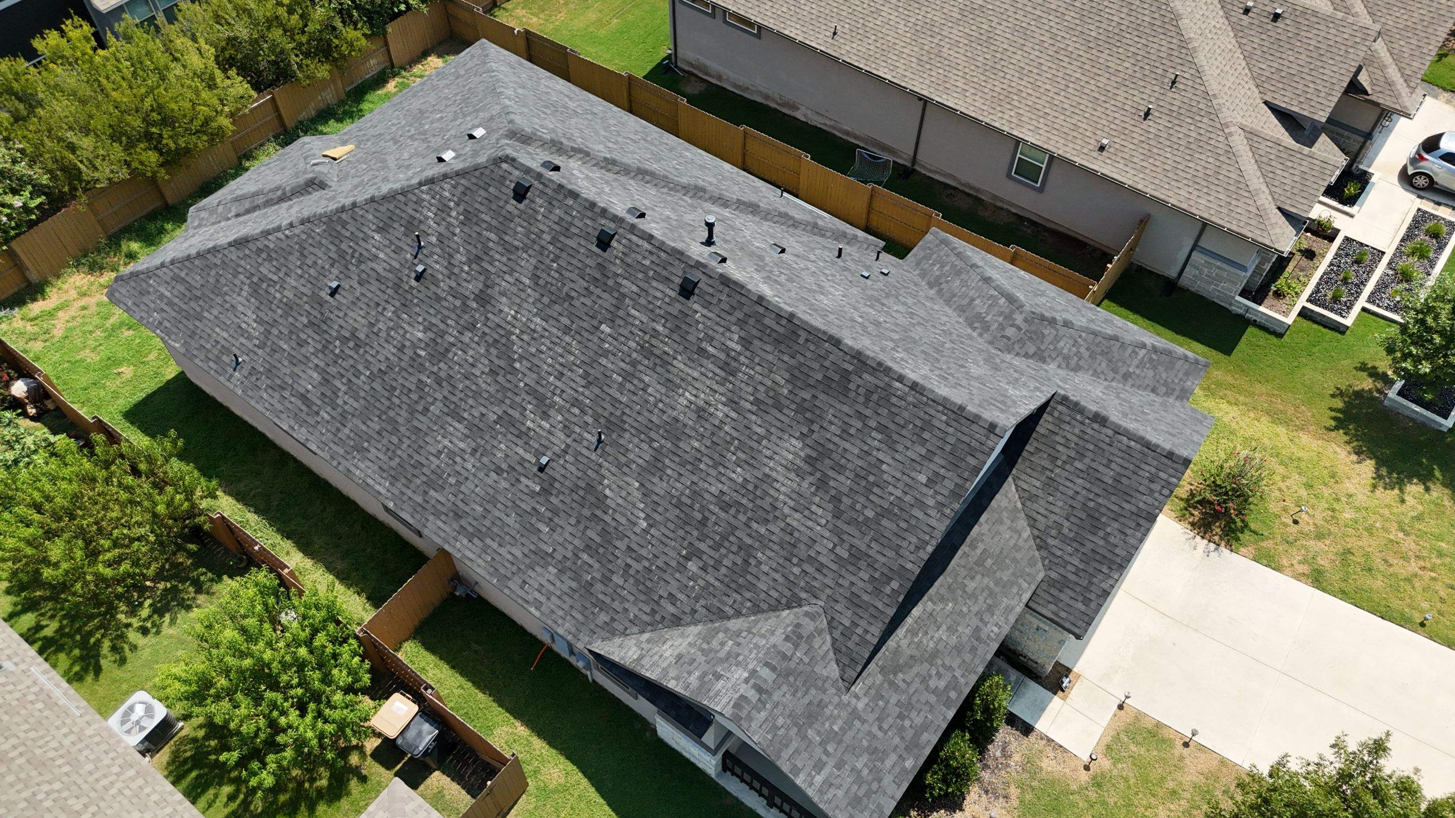 Brilliant Black - Malarkey Vista by RoofsOnly.com