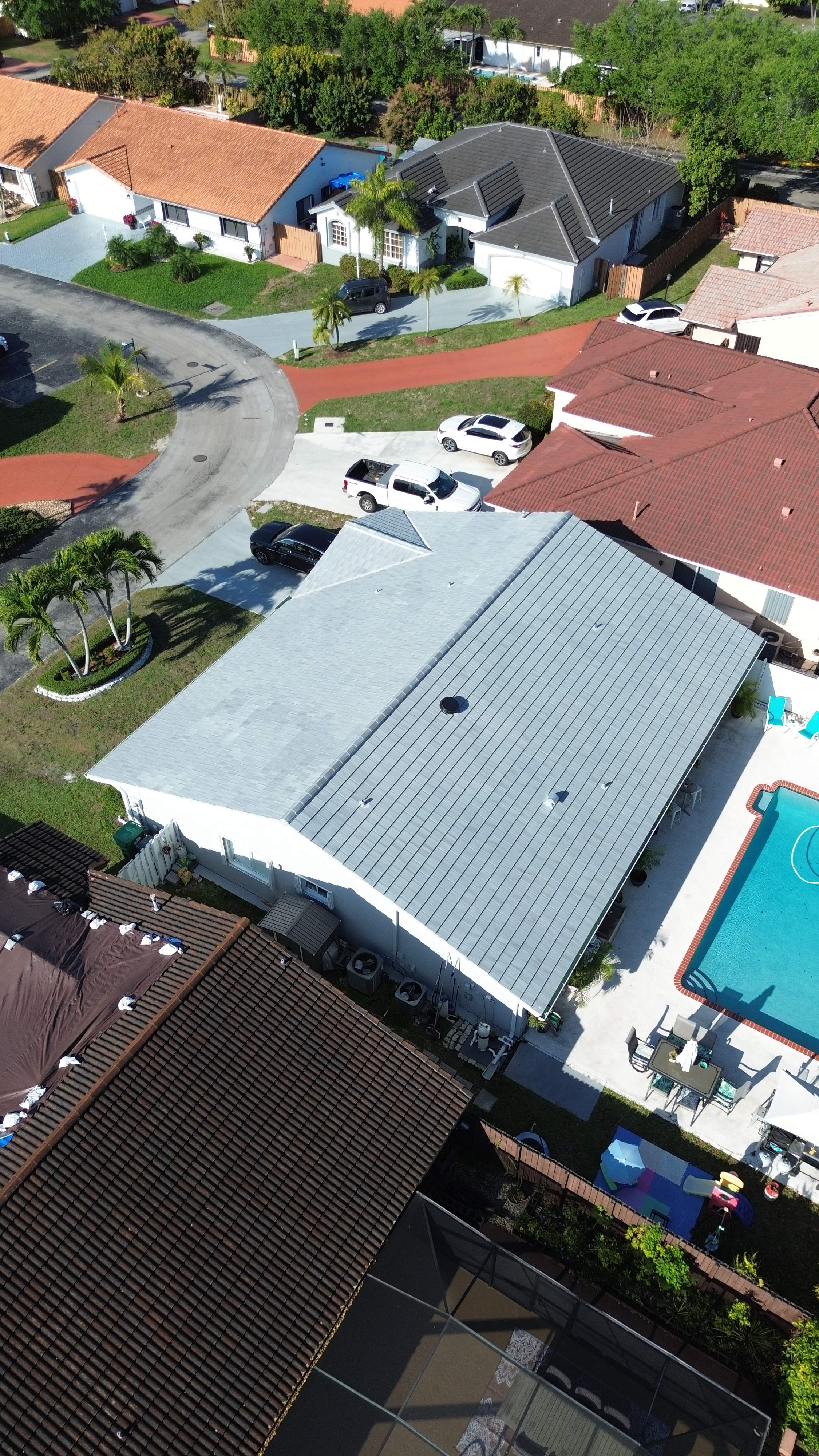 Crown - Windsor Slate - Moonlight Gray Blend by Istueta Roofing