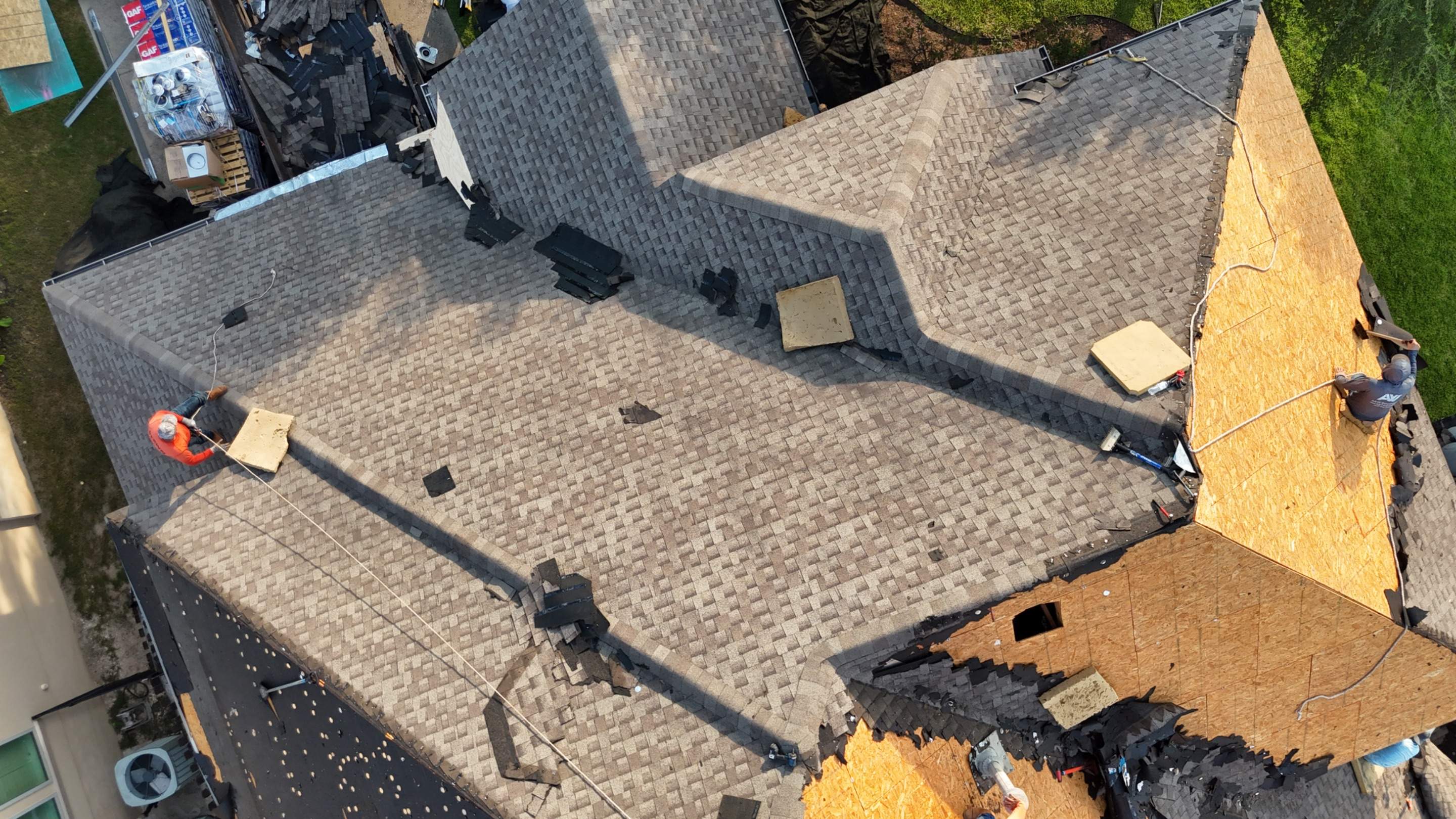 Austin Residential Roof Installation with GAF Shingles and Radiant Barrier by RoofsOnly.com