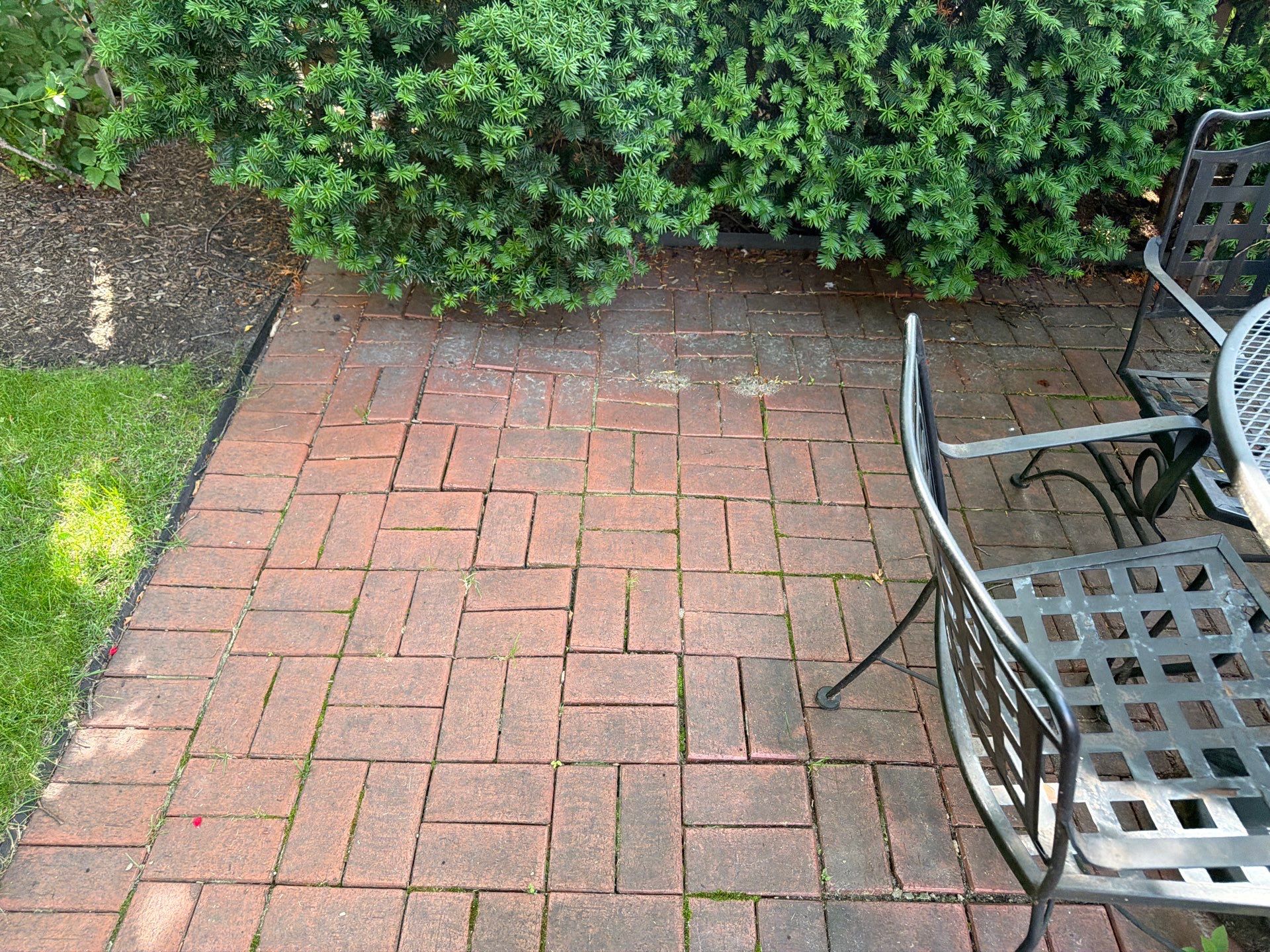 Brick Paver cleaning, sanding, seal by Northern Power Washing LLC.