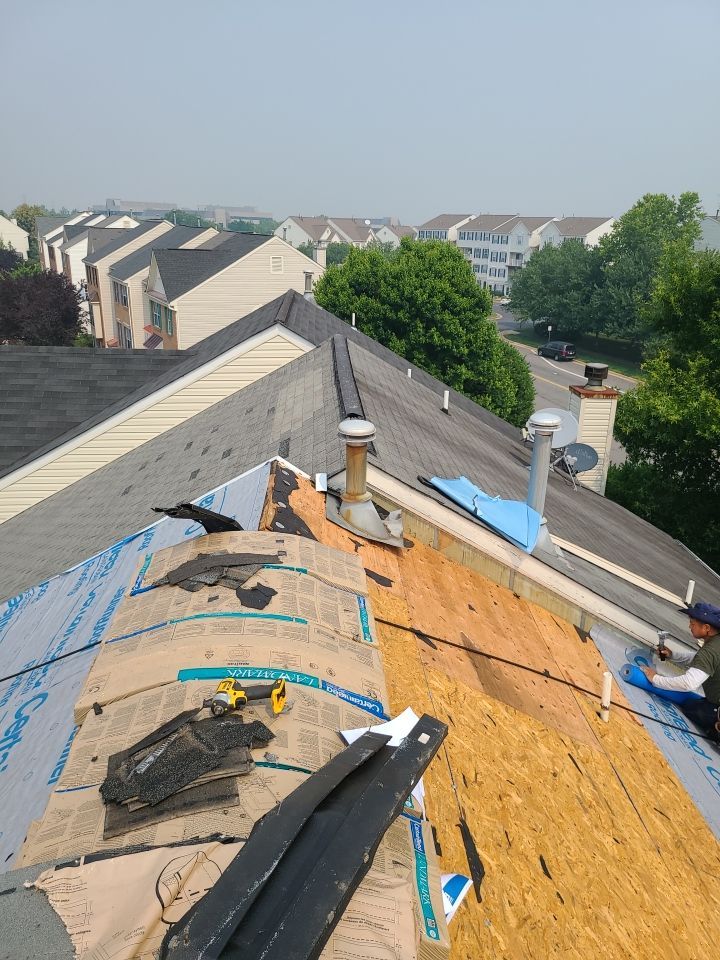 Sterling: CertainTeed Landmark Designer Shingles in Pewter by RM Banning, Inc.