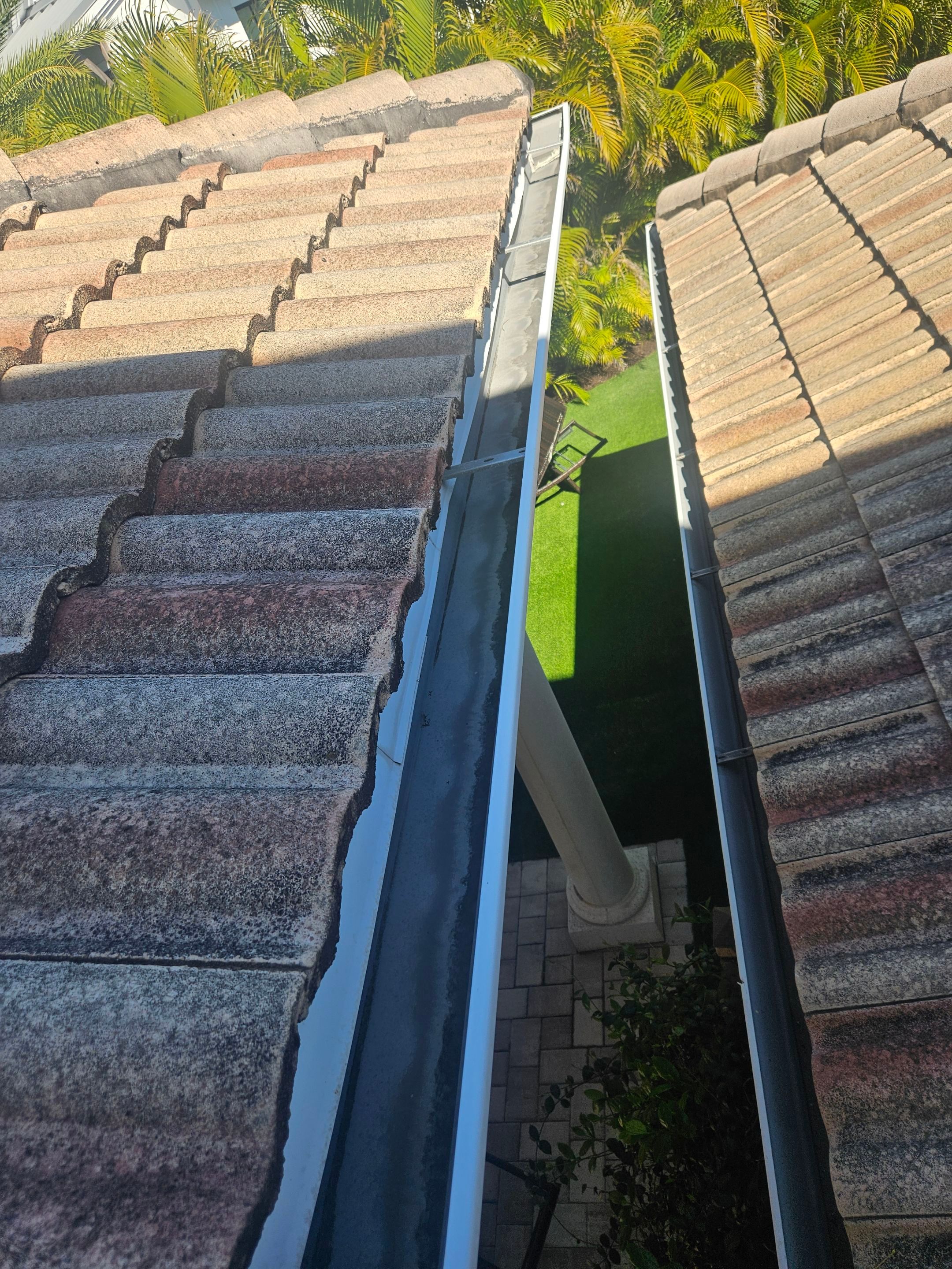 Gutter Cleaning in Sarasota FL by Gutter Professors