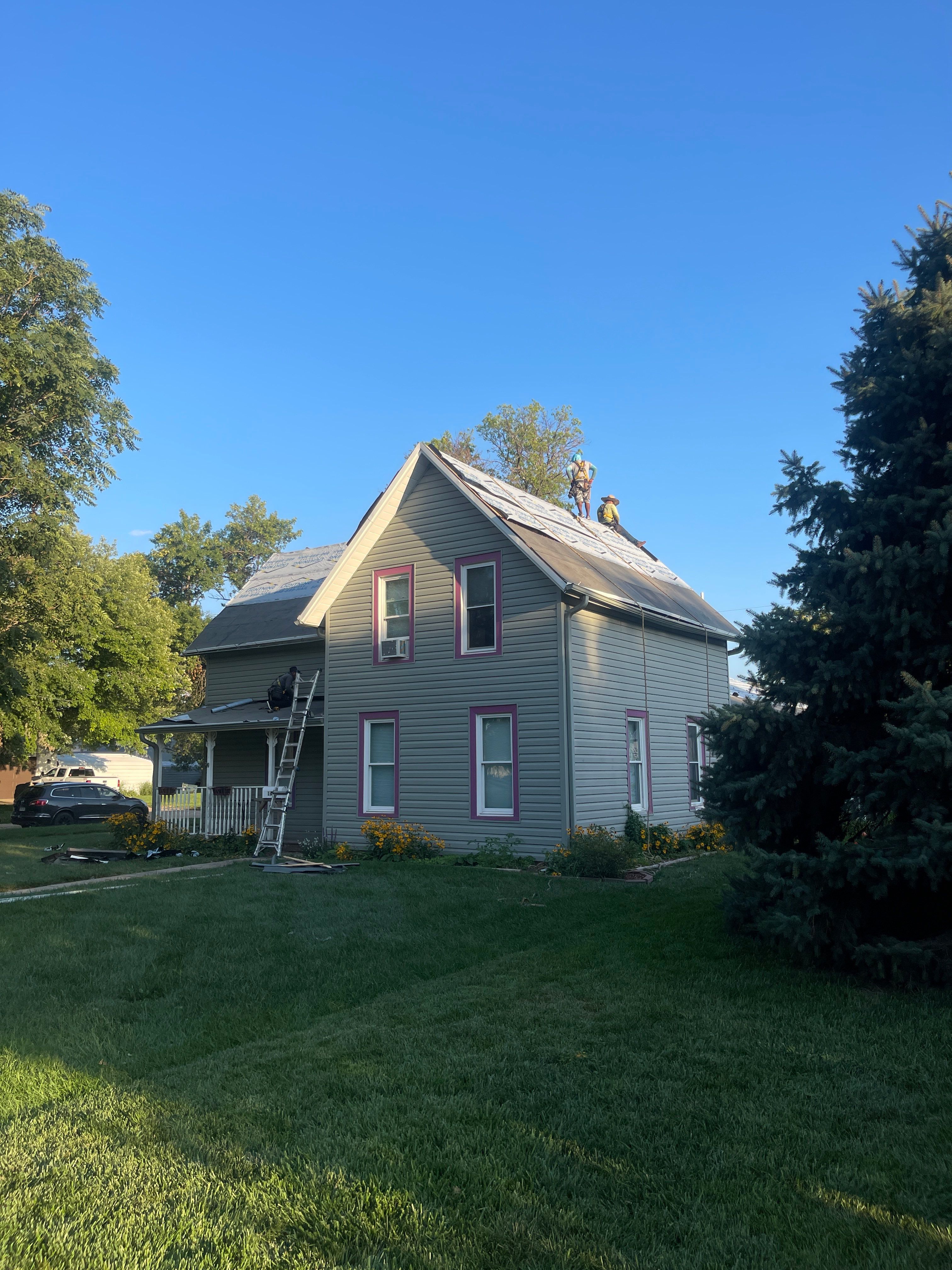 Residential Roofing Installation using Owens Corning Duration Colonial Slate by Lightning Exteriors