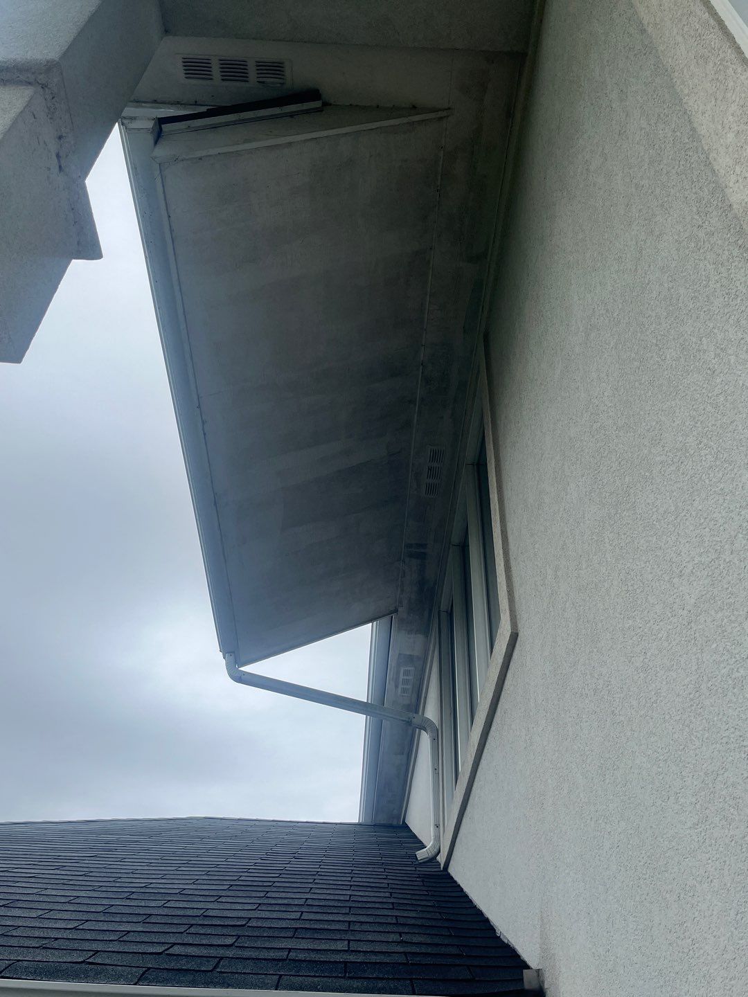 dryvit using Algaecide, soft wash soap by Northern Power Washing LLC.