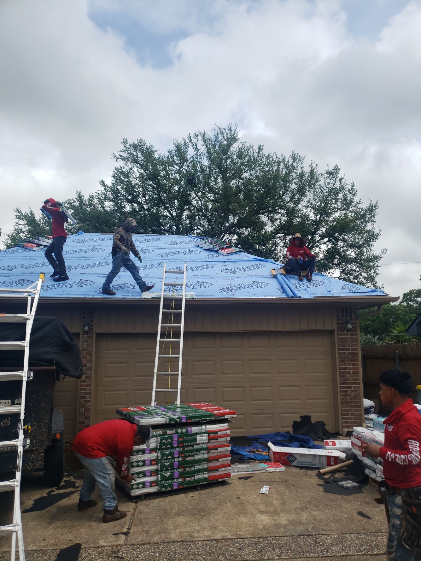 GAF UHDZ - Weathered Wood by Elite Roofing LLC