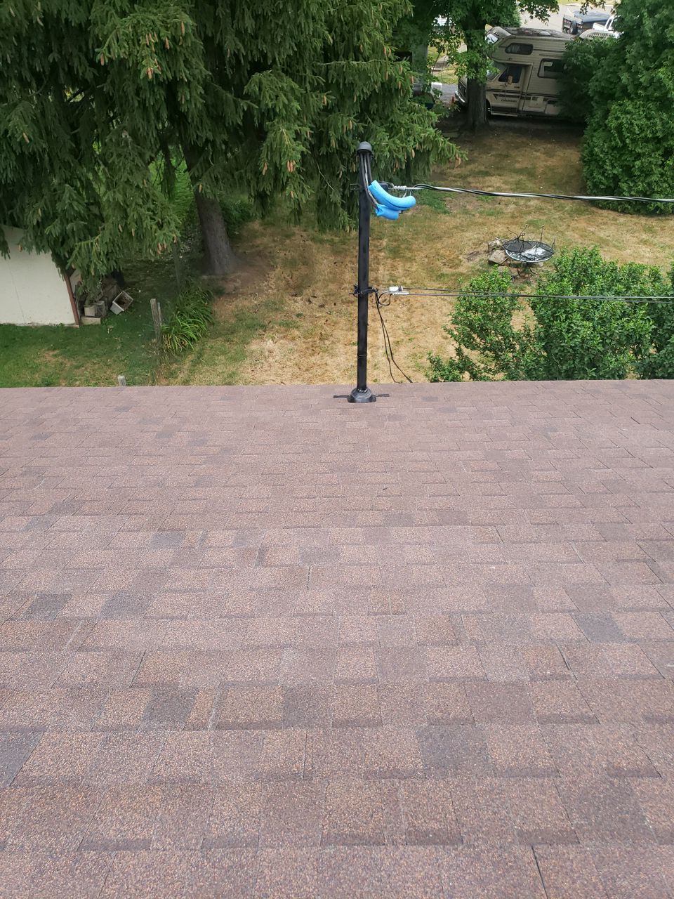 Brand: Atlas Pinnacle Color: Pristine Sunset Drip: White by Eagle Eye Roofing