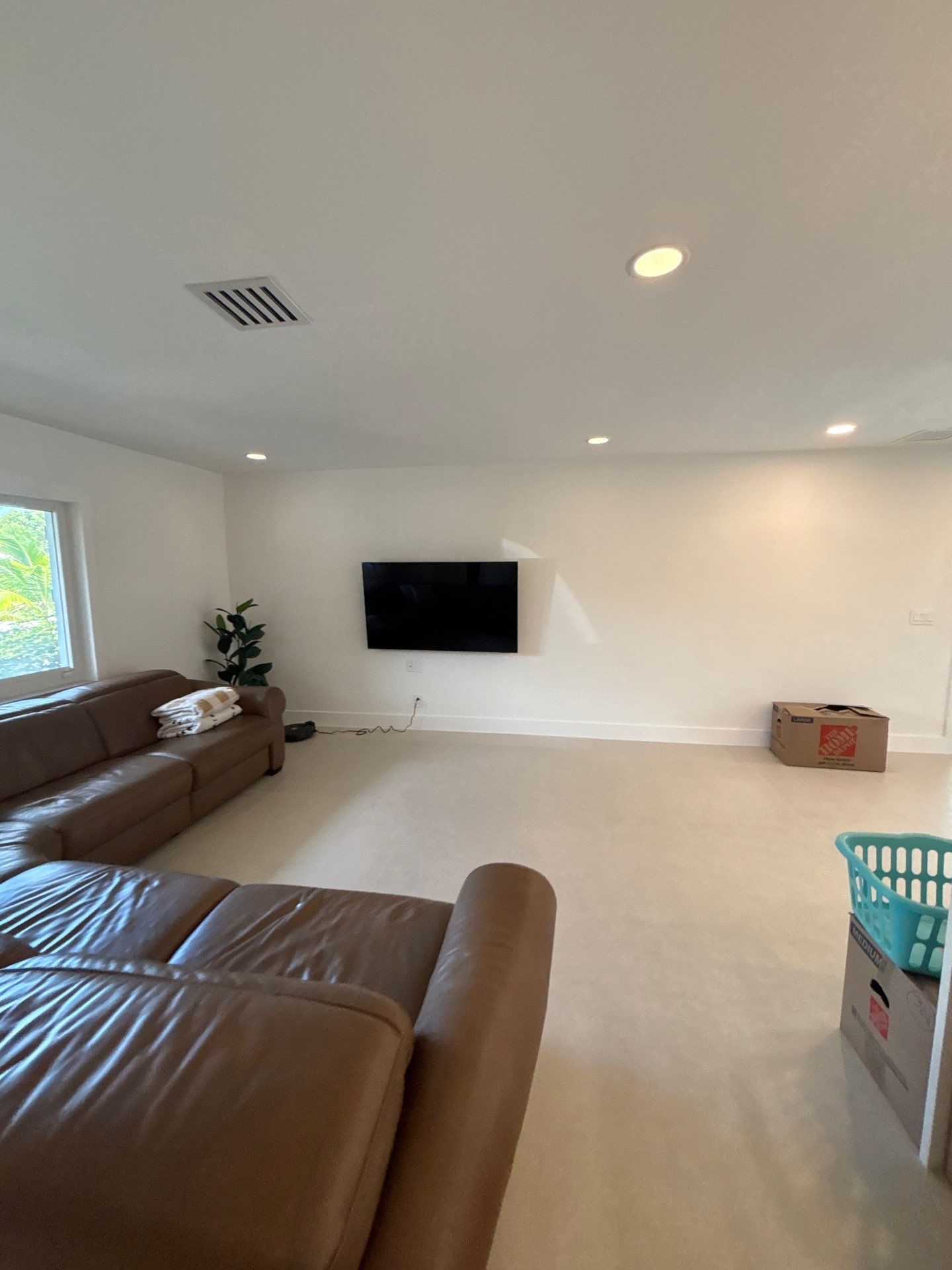 48x48 Flooring - East Boca Raton by Hevi Tile